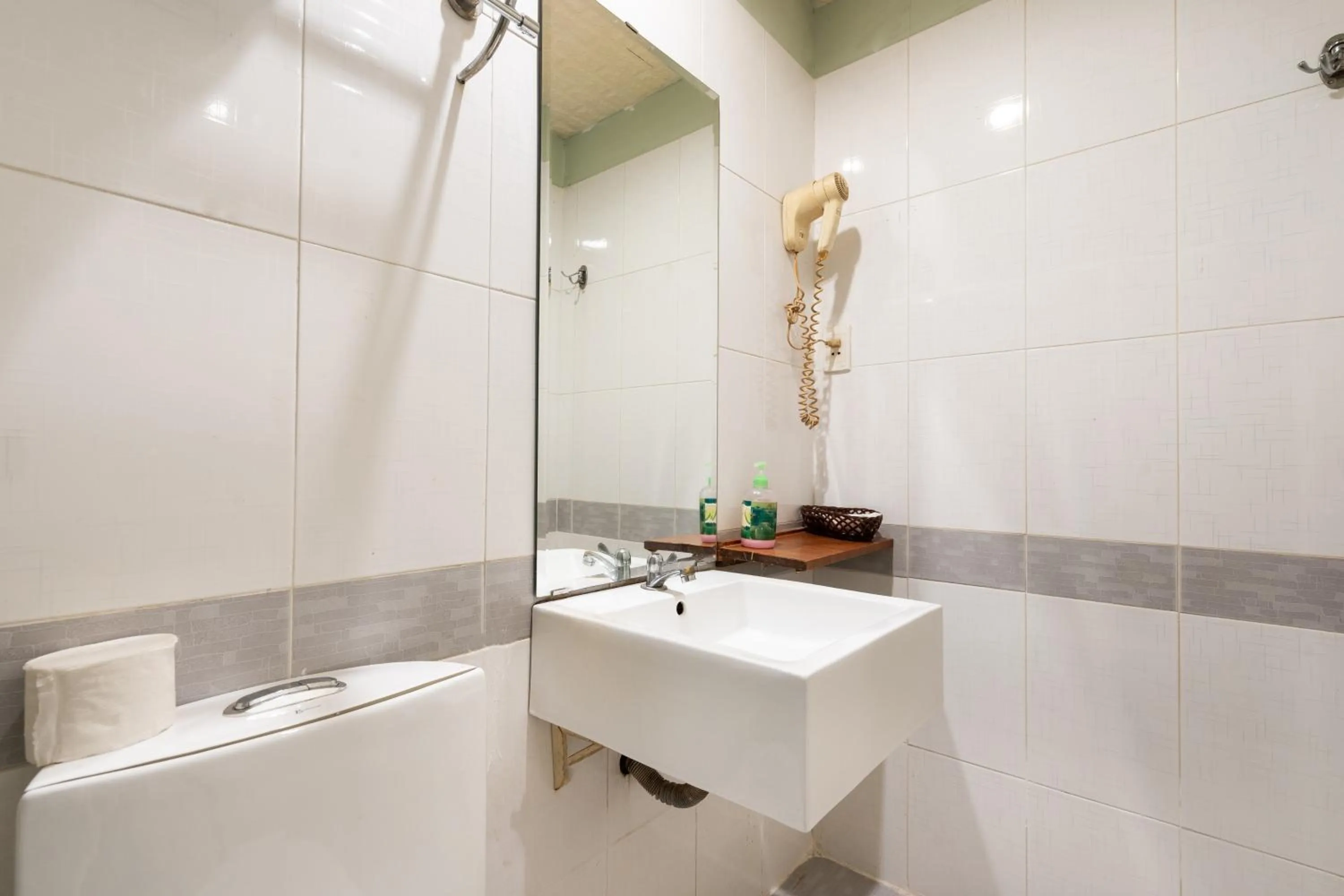 Shower in Sen Sai Gon Hotel - Ben Thanh Market