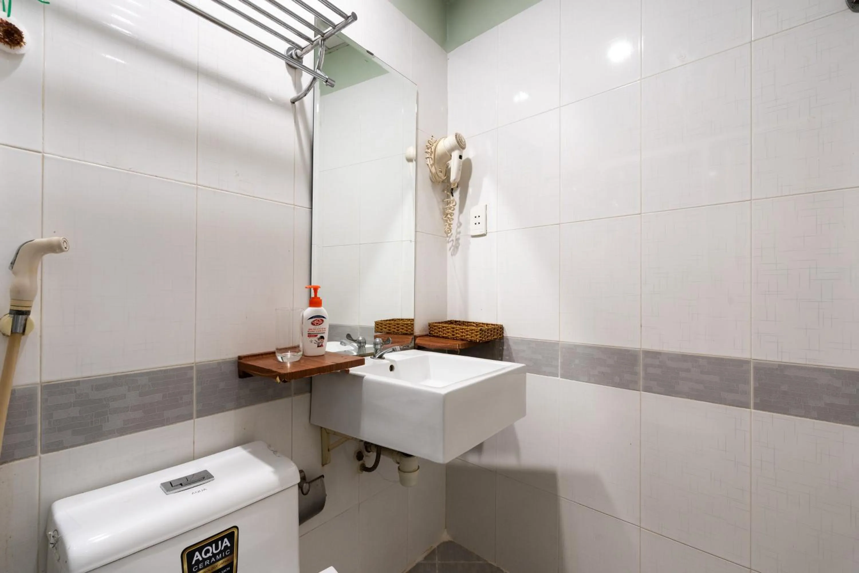 Shower in Sen Sai Gon Hotel - Ben Thanh Market