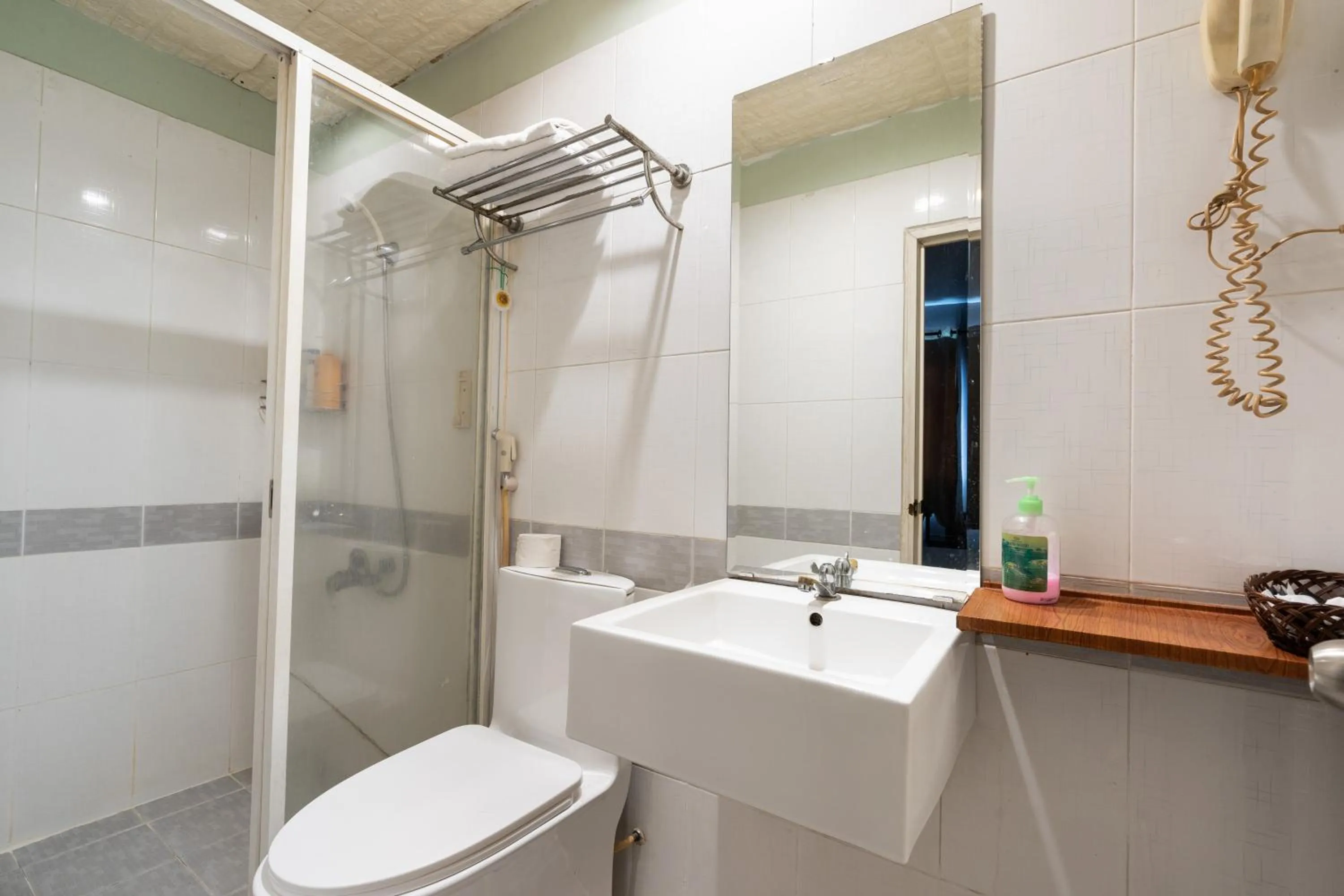 Shower in Sen Sai Gon Hotel - Ben Thanh Market