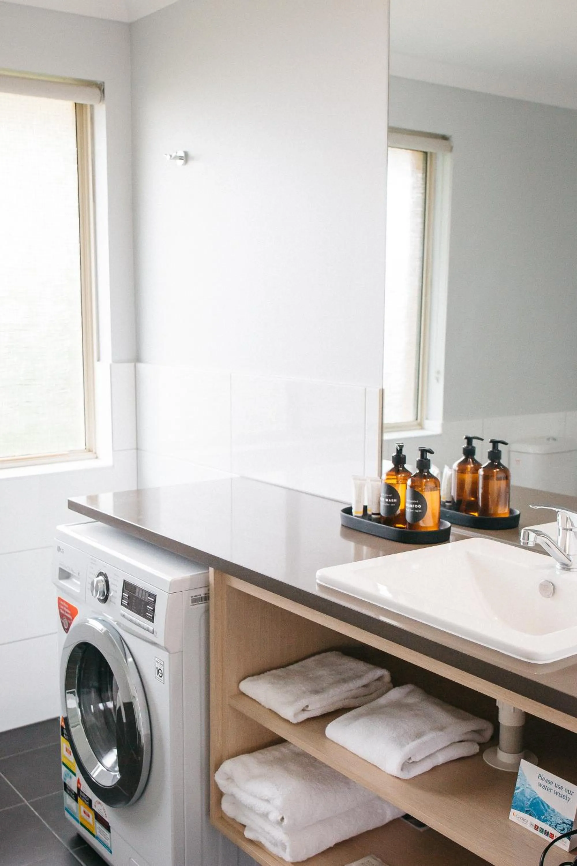 washing machine in Quality Apartments Banksia Albany