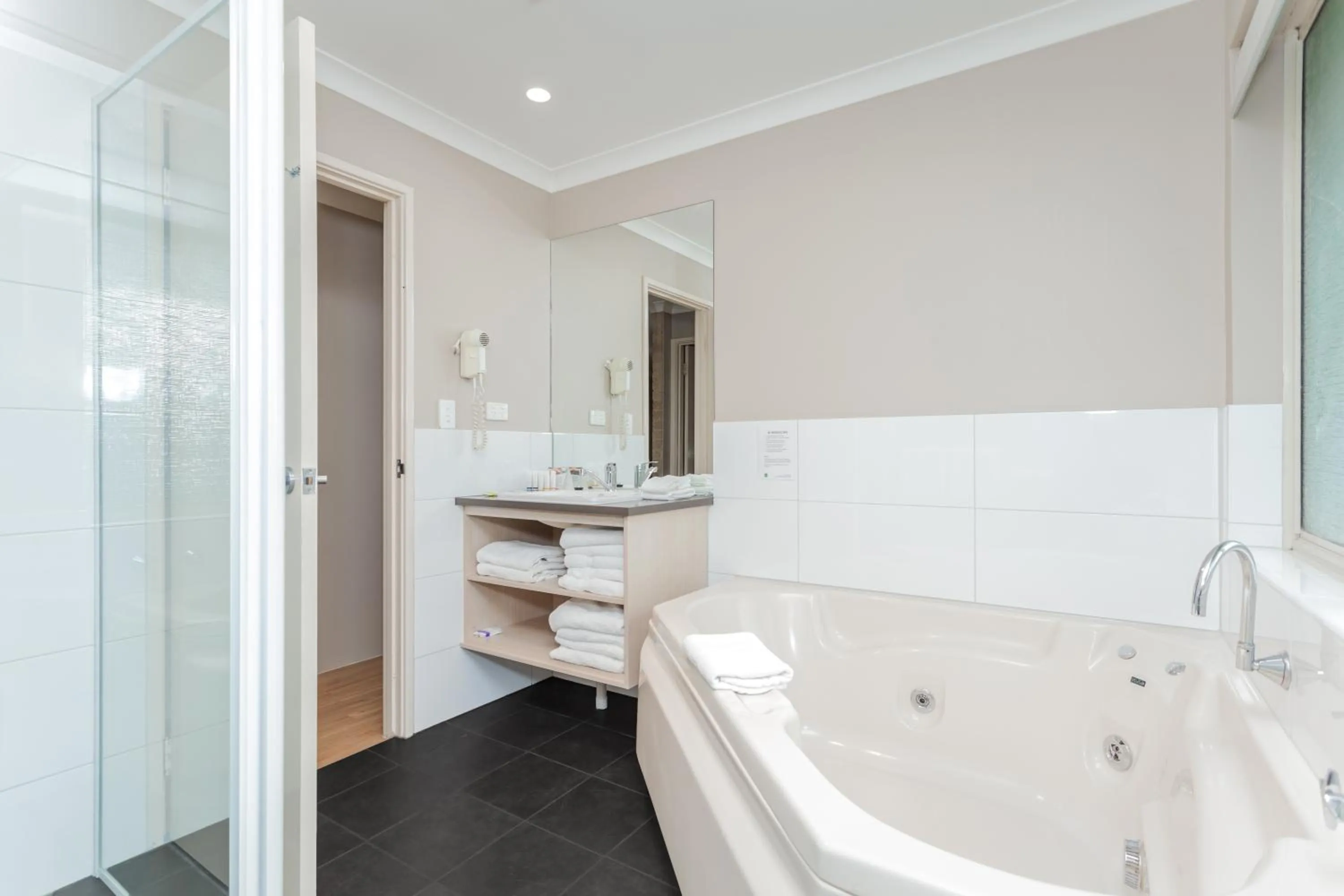 Bathroom in Quality Apartments Banksia Albany
