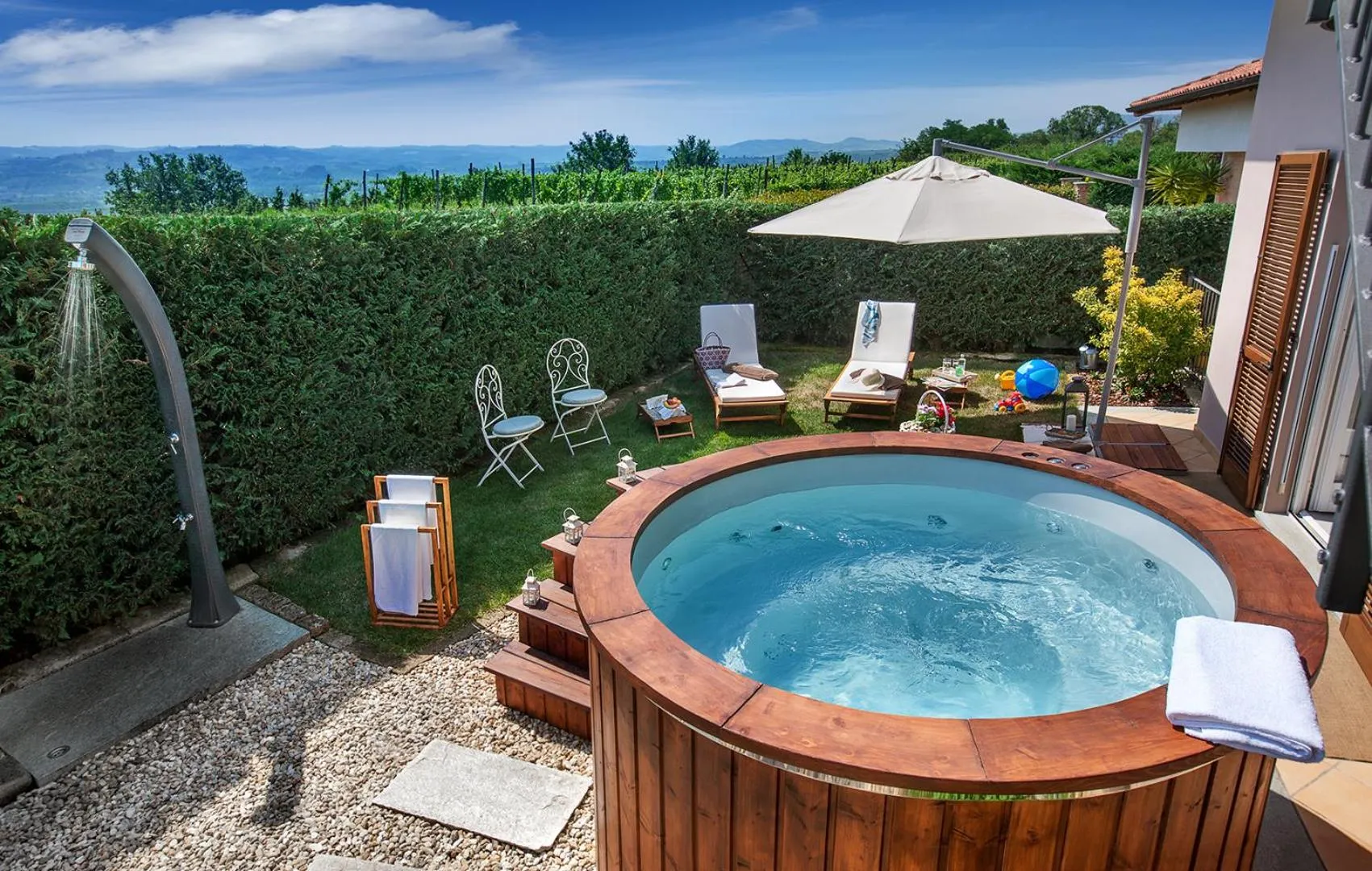 Garden in Roncaglia Suite