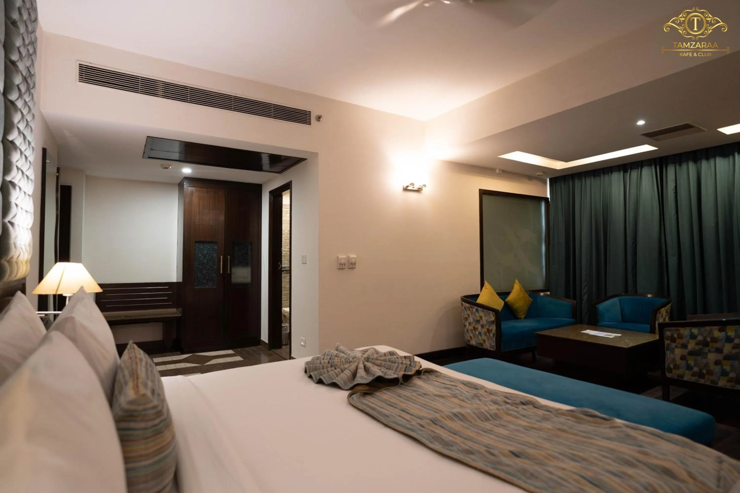 Bed in Best Western Maryland