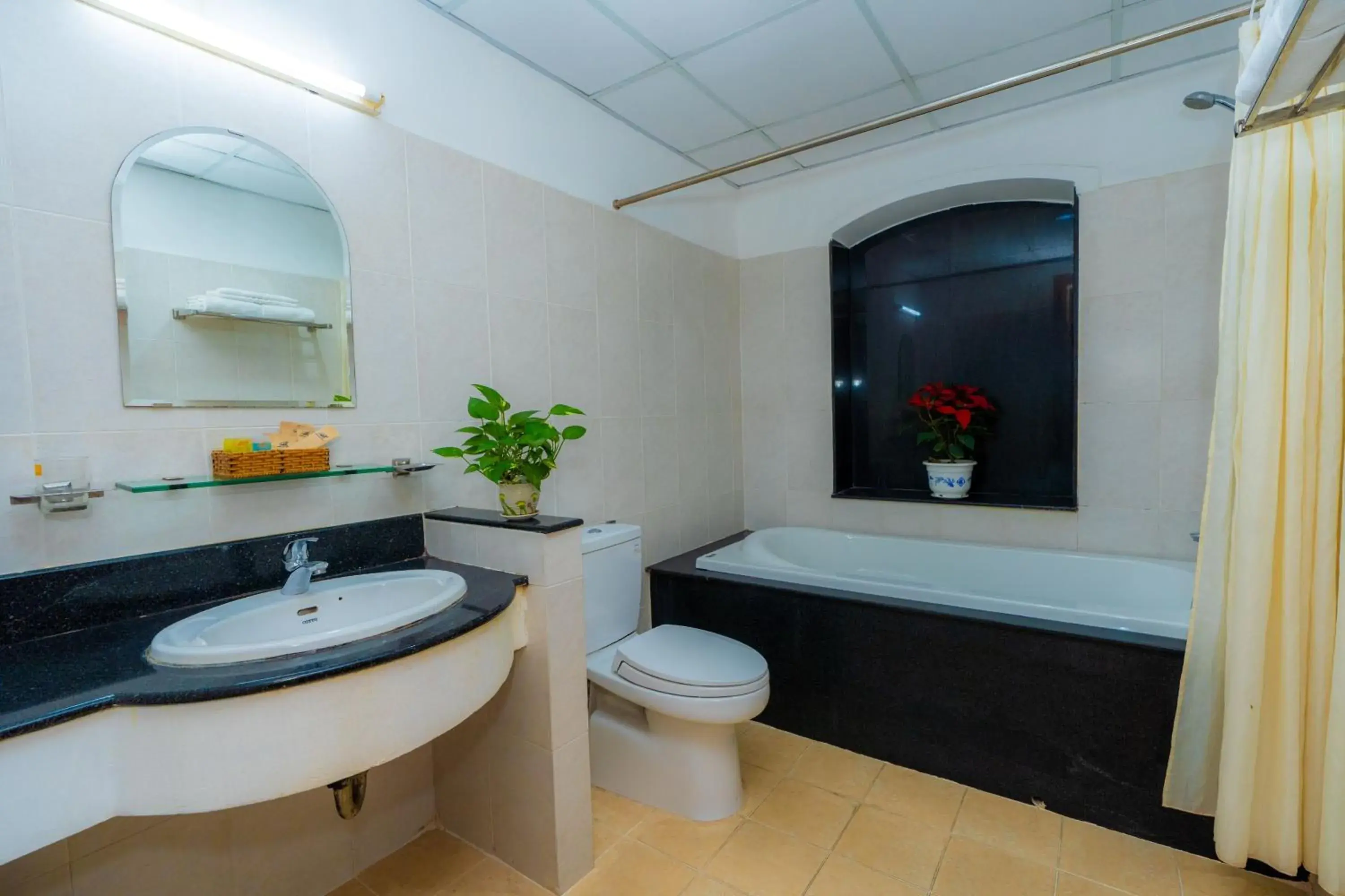 Triple Room with City View in Hoang Ha Boutique Hotel Triple Room with City View in Hoang Ha Boutique Hotel