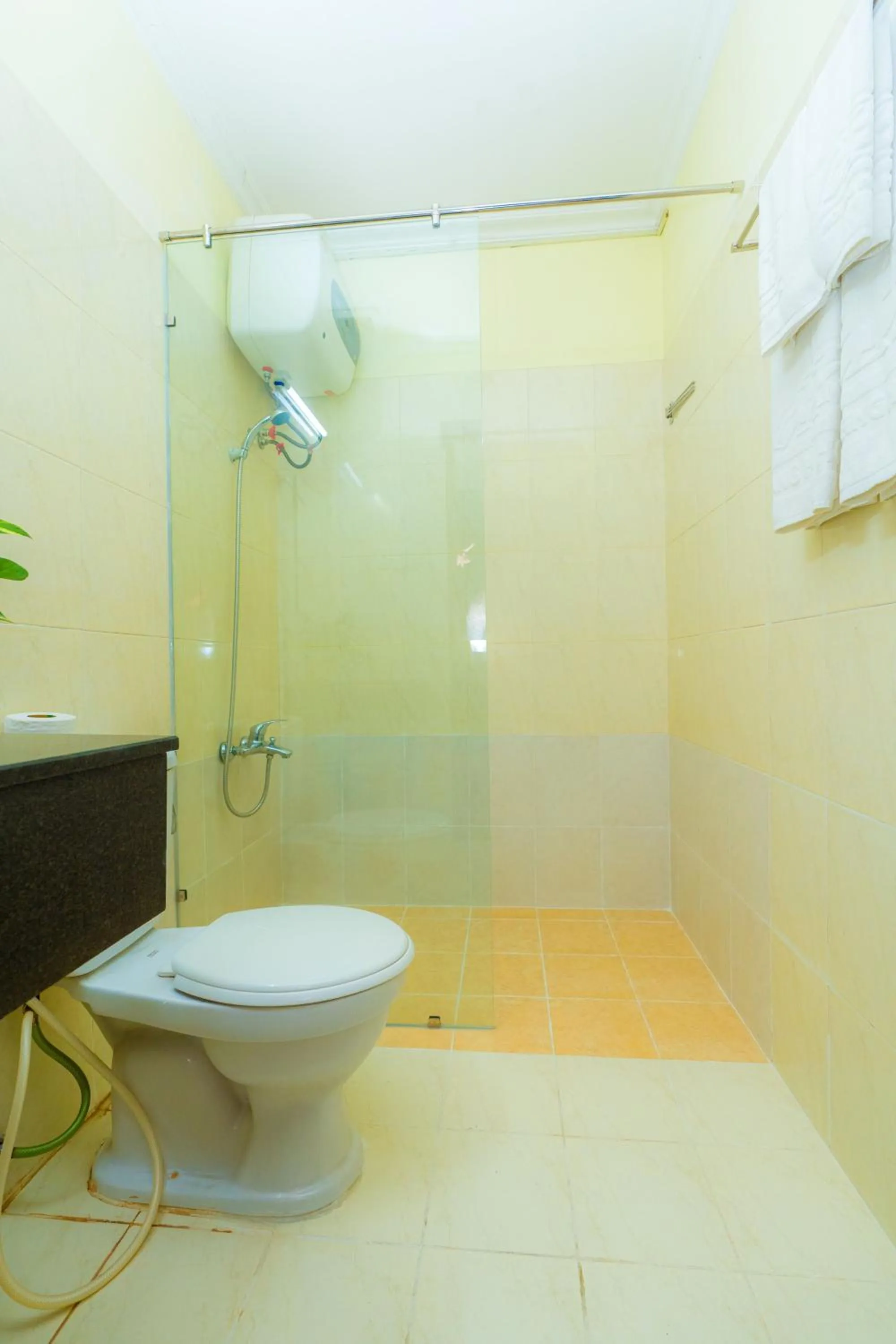 Shower in Hoang Ha Boutique Hotel