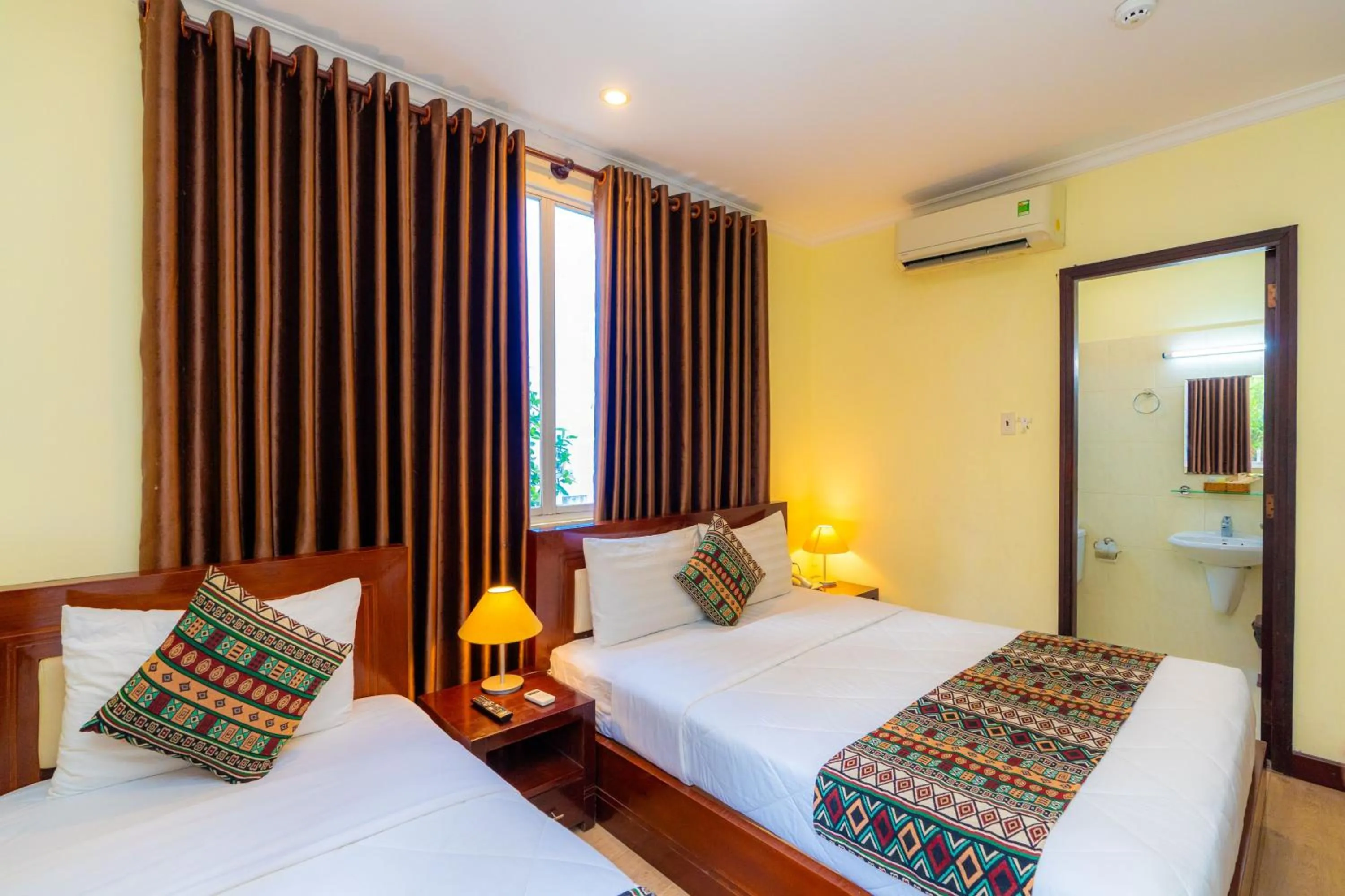 View (from property/room), Bed in Hoang Ha Boutique Hotel