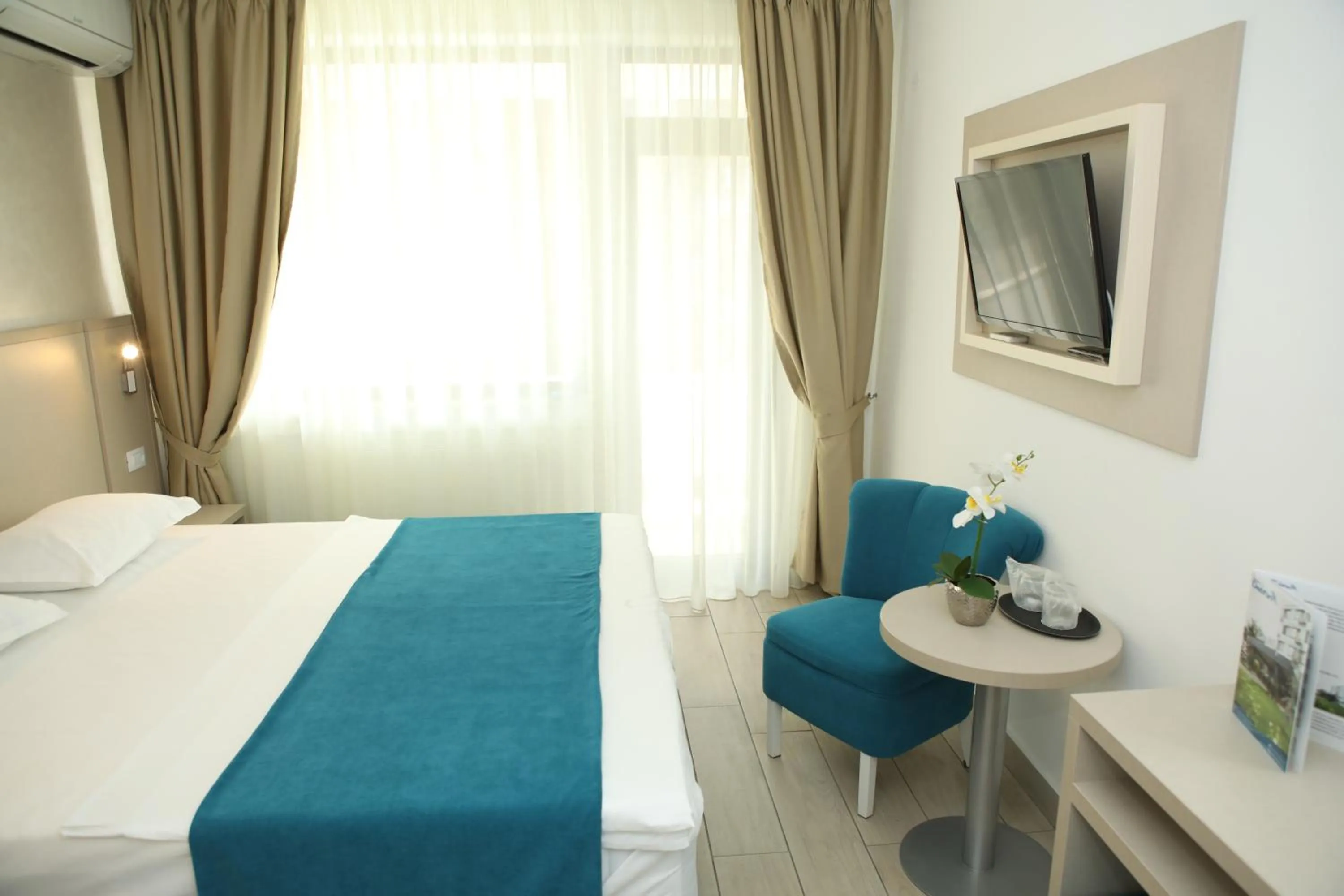 Photo of the whole room, Bed in Hotel Delfin