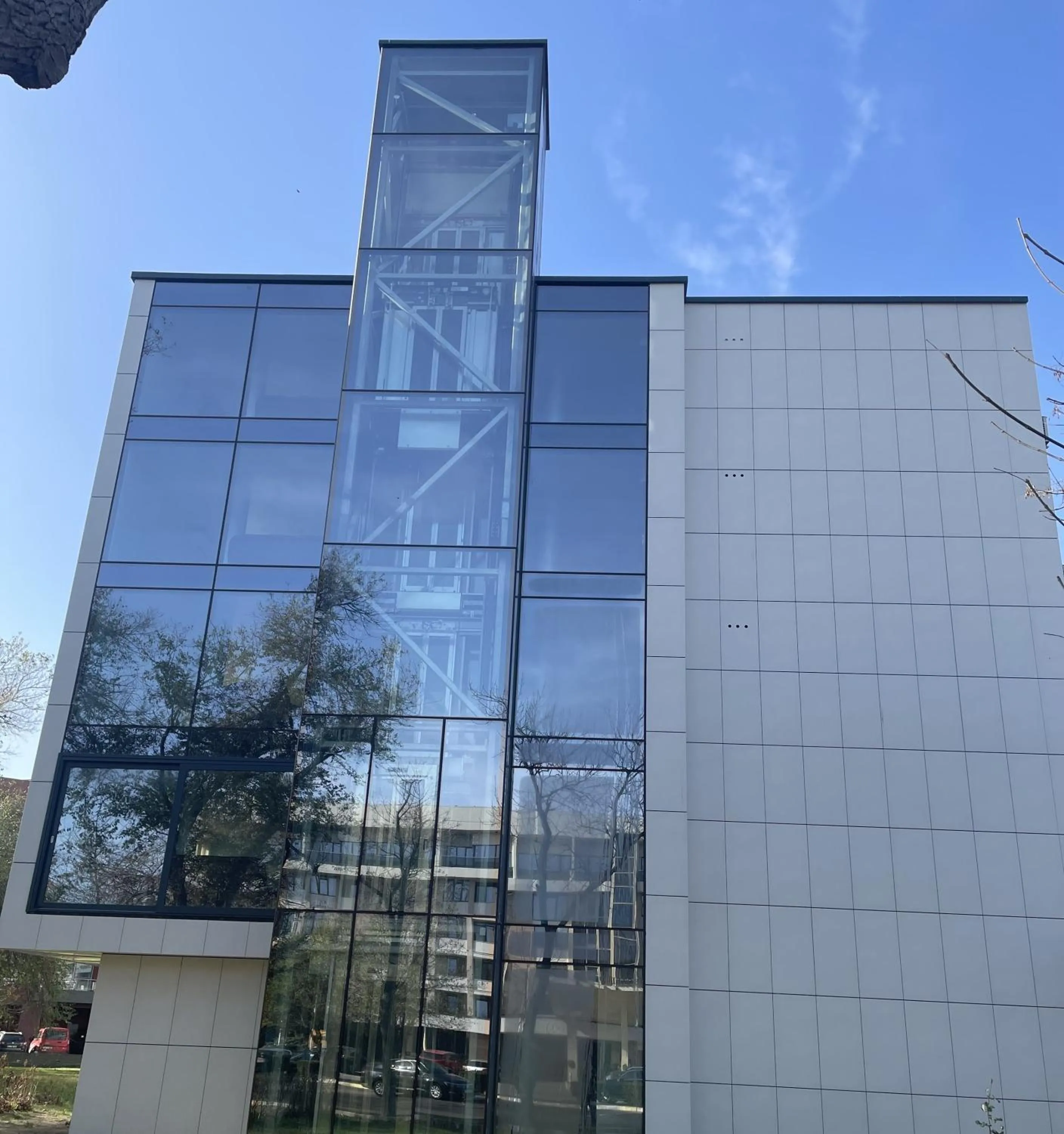 Property building in Hotel Delfin