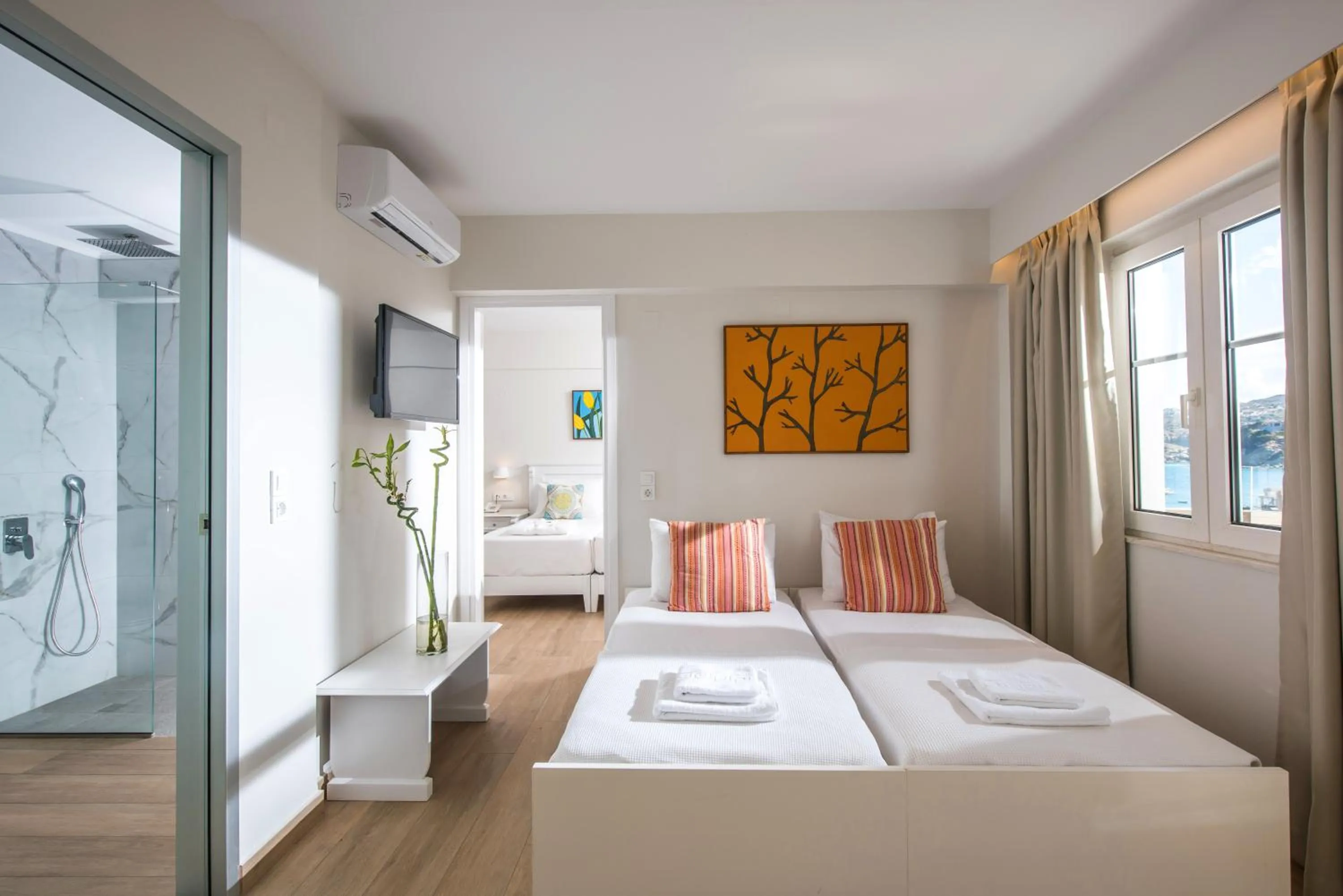 Two-Bedroom Family Room with Sea View in Alexander House Hotel