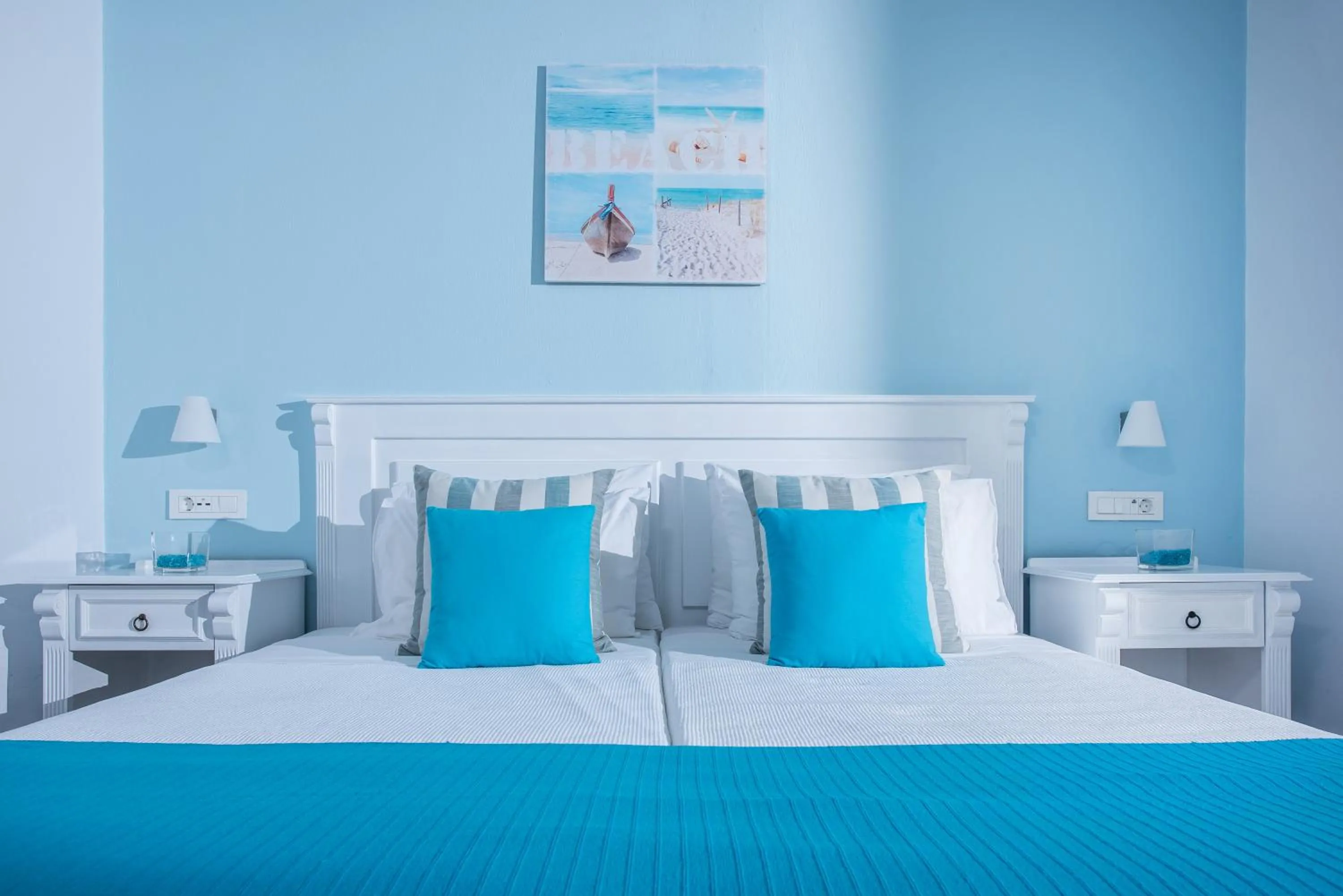 Bed in Alexander House Hotel