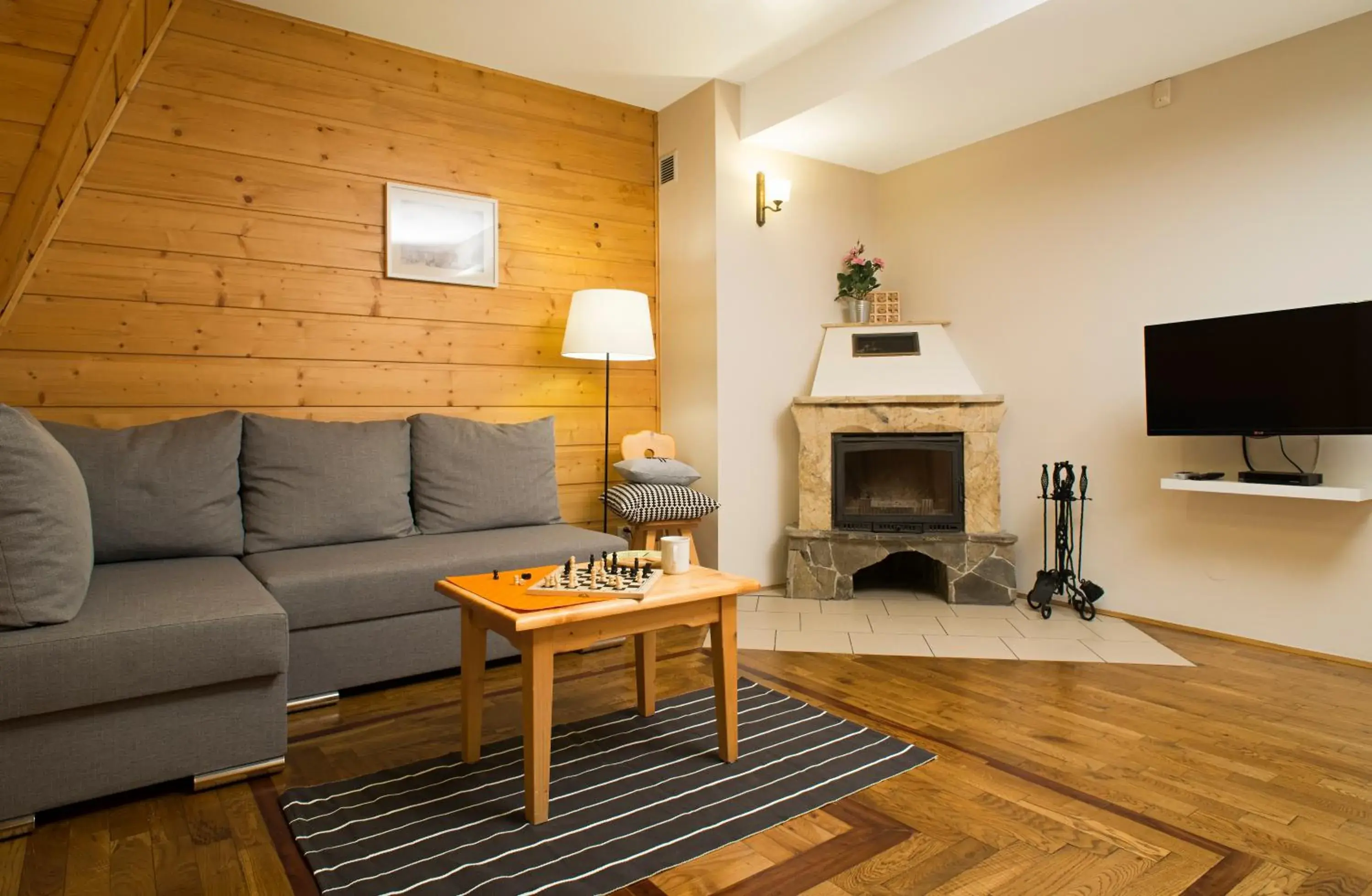 One-Bedroom Apartment with Fireplace in Apartamenty ApartArt Zakopane One-Bedroom Apartment with Fireplace in Apartamenty ApartArt Zakopane