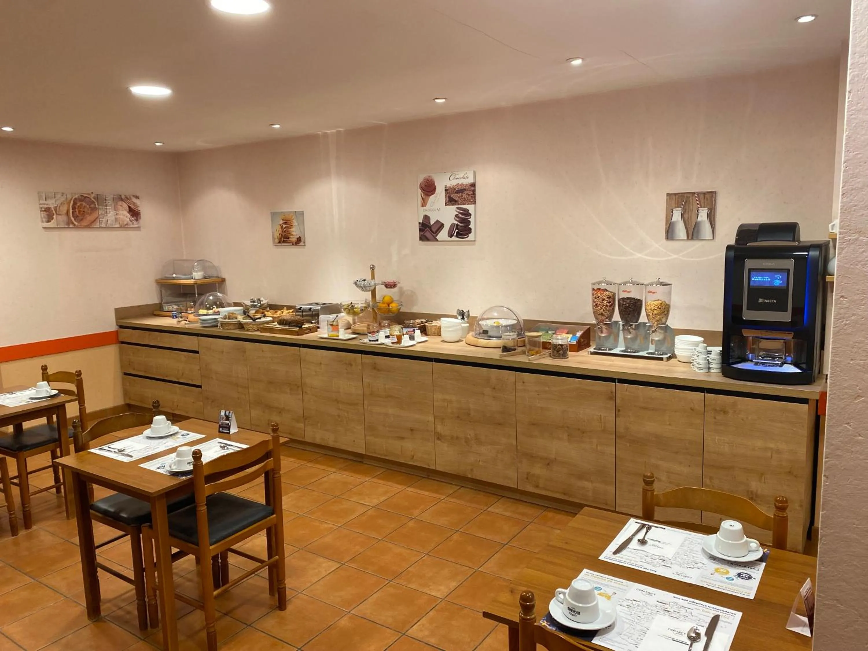 Breakfast in Nouvel Hotel