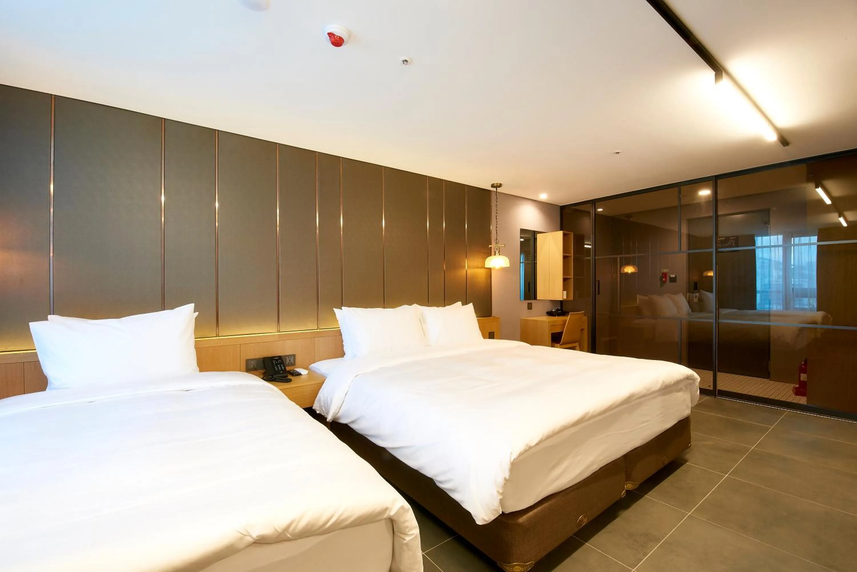 Bedroom, Bed in Hotel tt Seomyeon