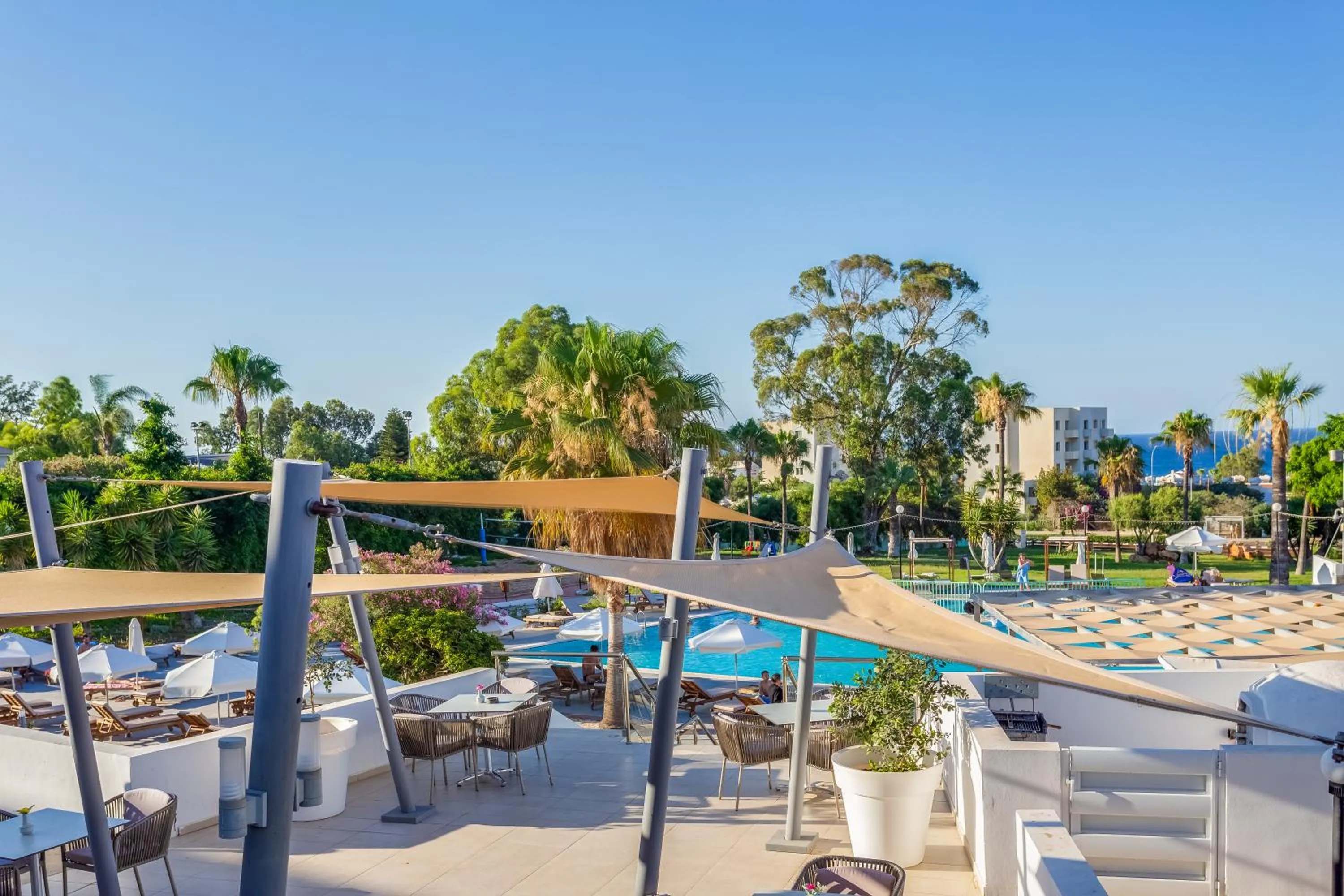 Restaurant/places to eat in Adelais Bay Hotel