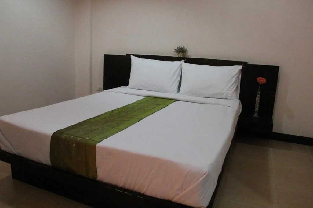Bedroom, Bed in Baan Vor. Sumongkol Service Apartment