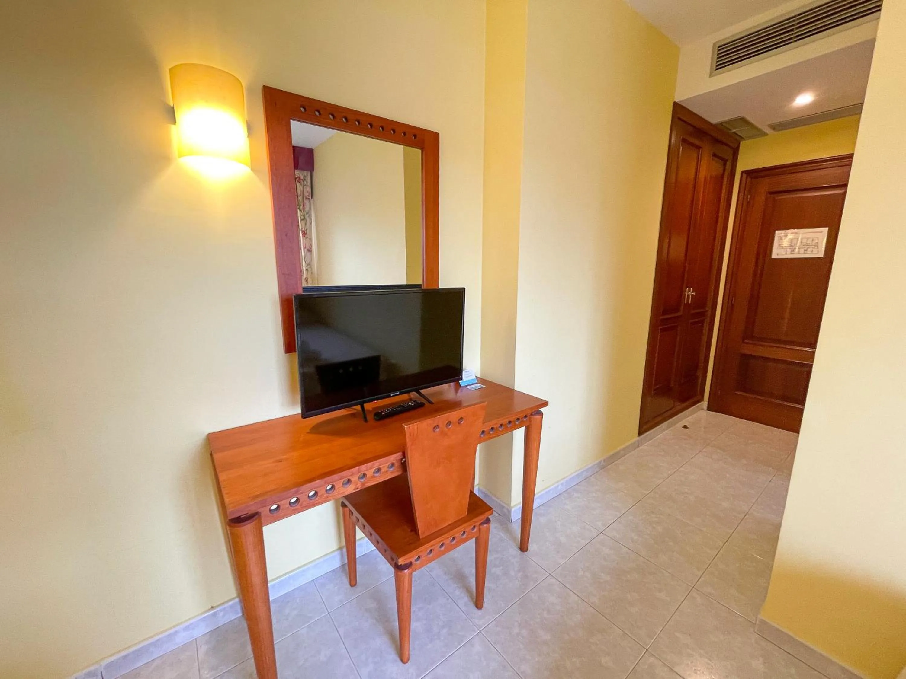 TV and multimedia in Hotel Acquamaris 3000