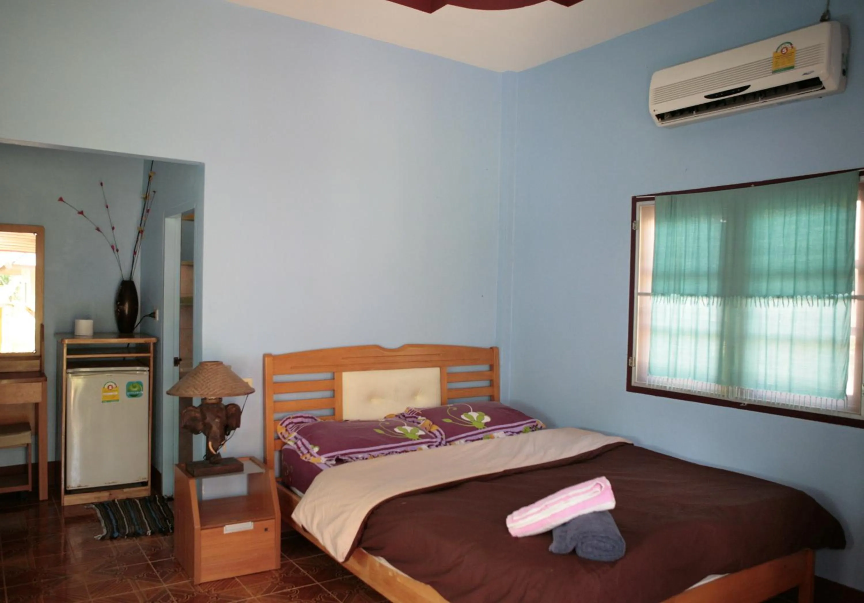 Day, Bed in Jungle Hut Bungalows & Hotel