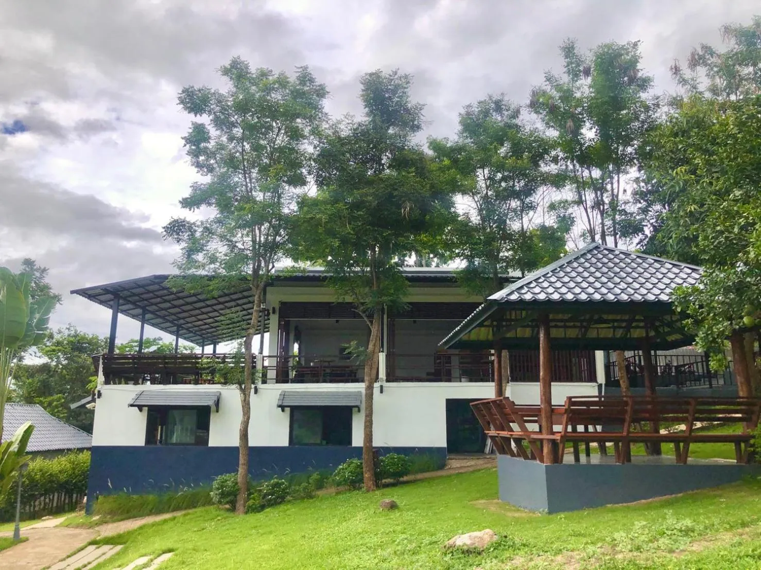 Property building in Diamond Village Pai