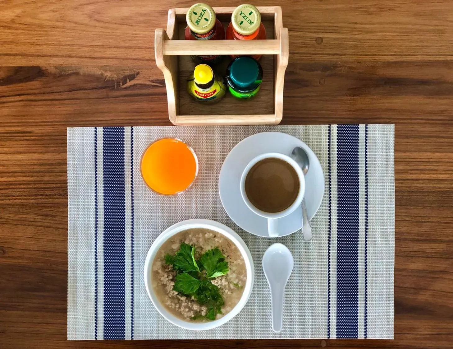 Food and drinks in Diamond Village Pai