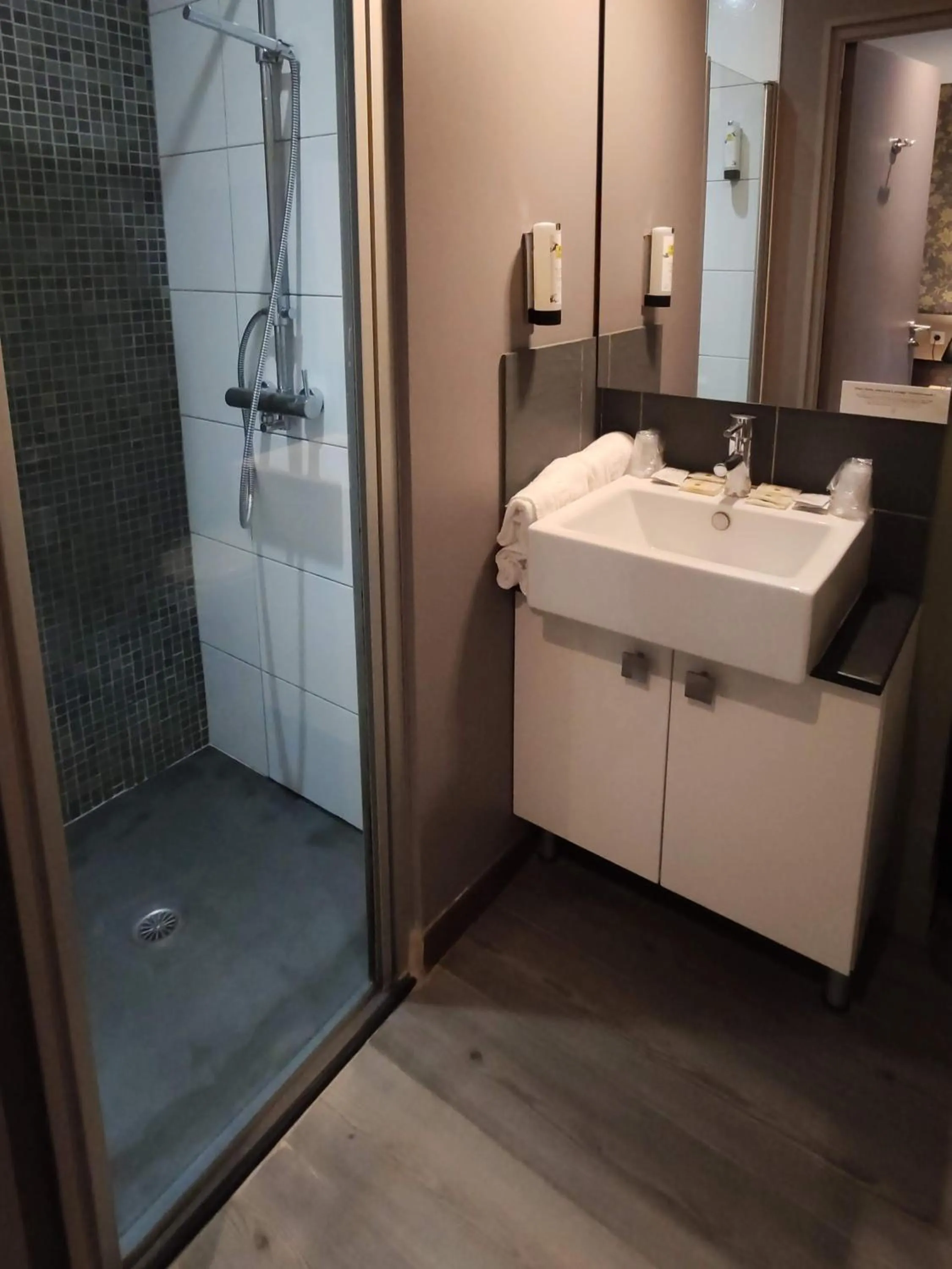 Bathroom in Celtic Hotel