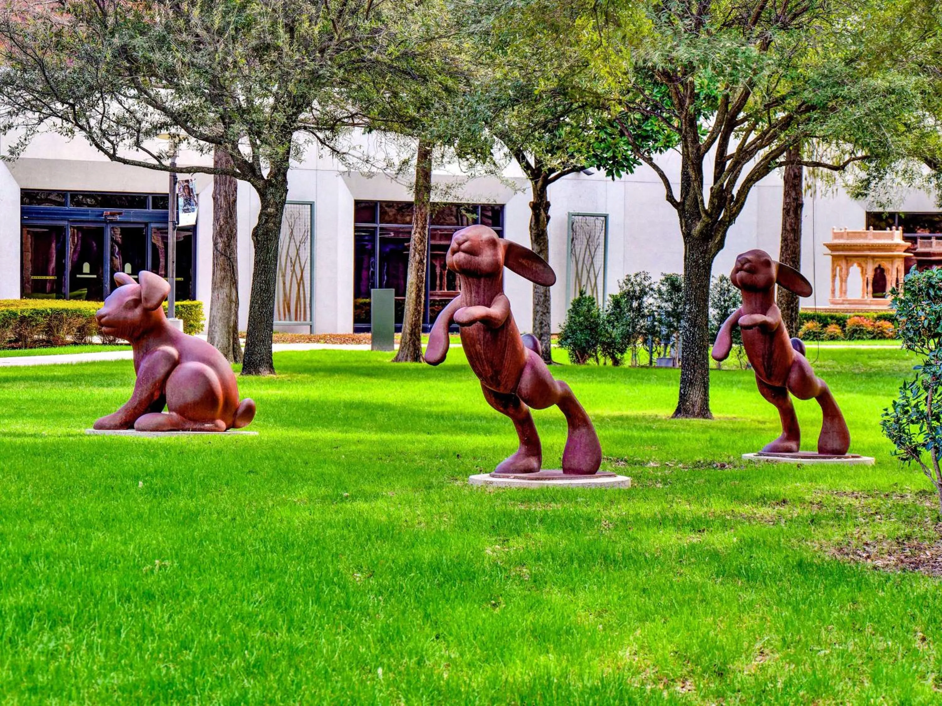 Inner courtyard view in Hilton Anatole