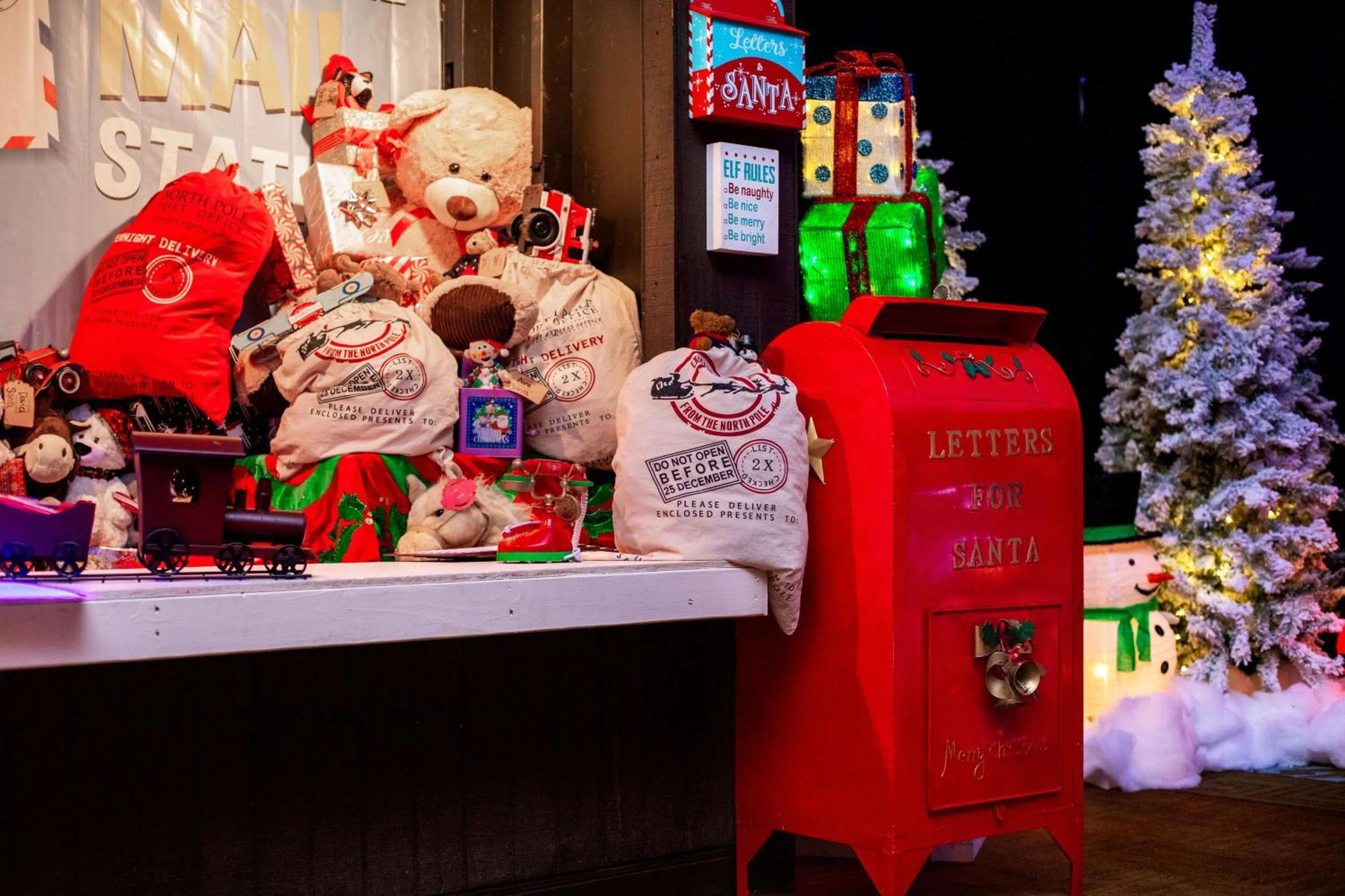 Entertainment in Hilton Anatole