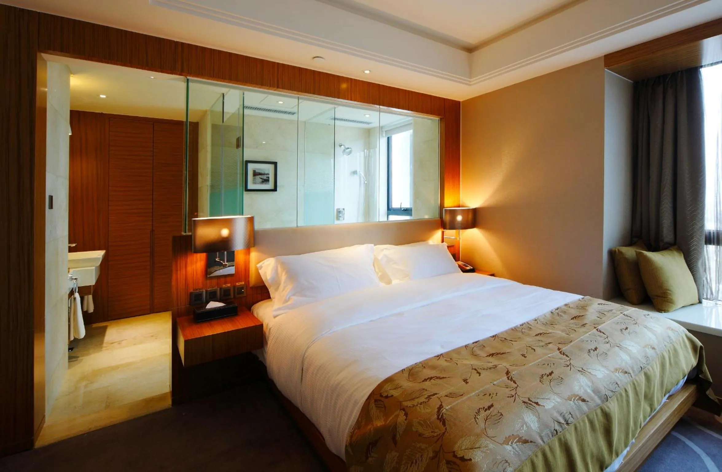 Bedroom, Bed in DW Hotel