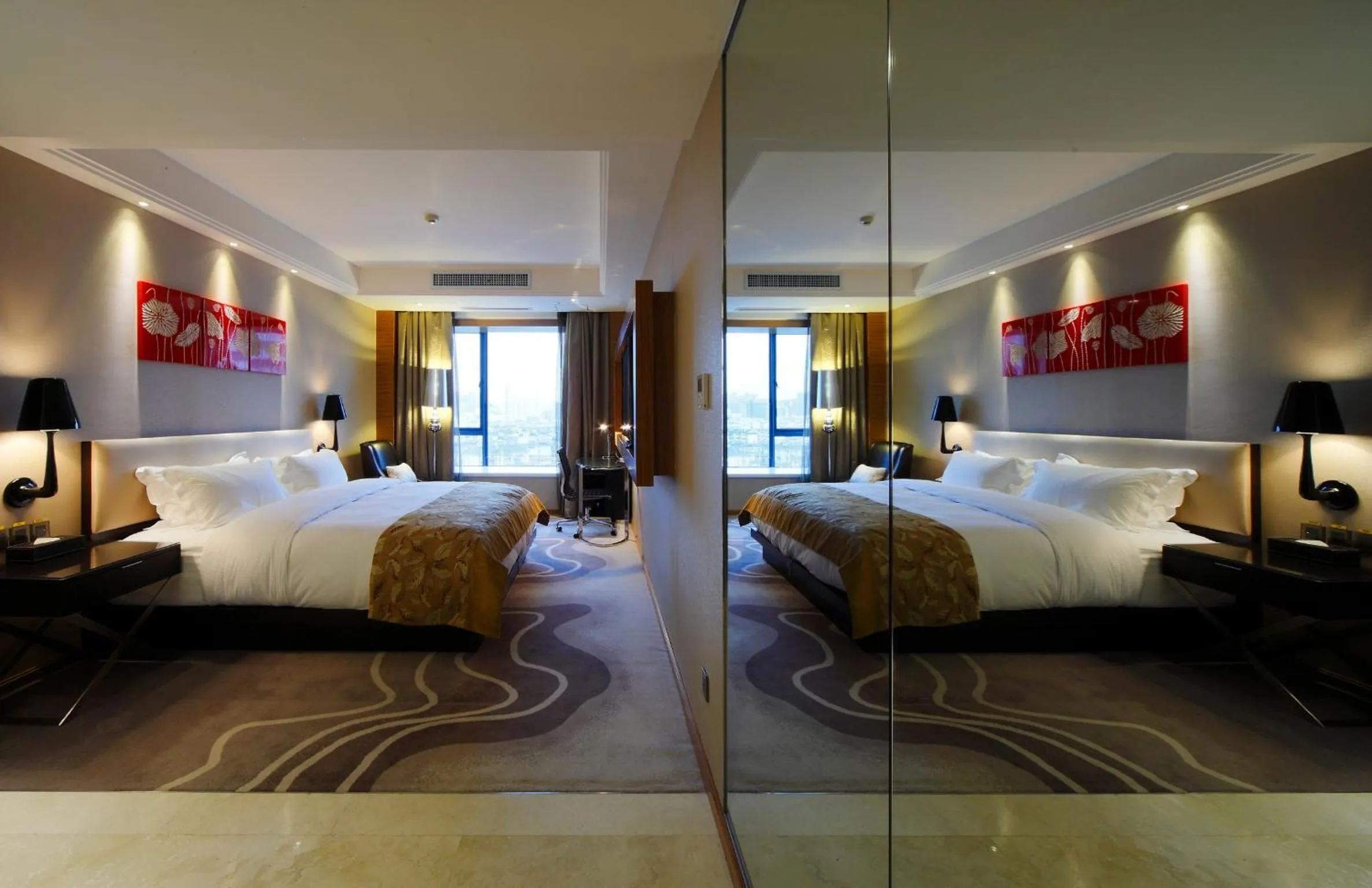 Bedroom, Bed in DW Hotel