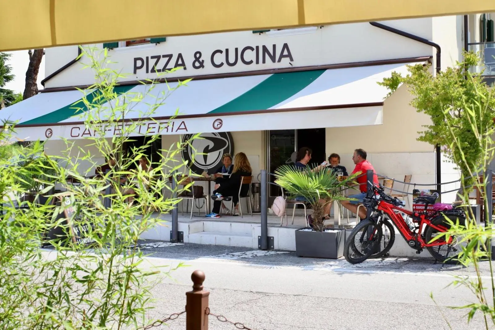 Restaurant/places to eat in B&B 7 Vizi