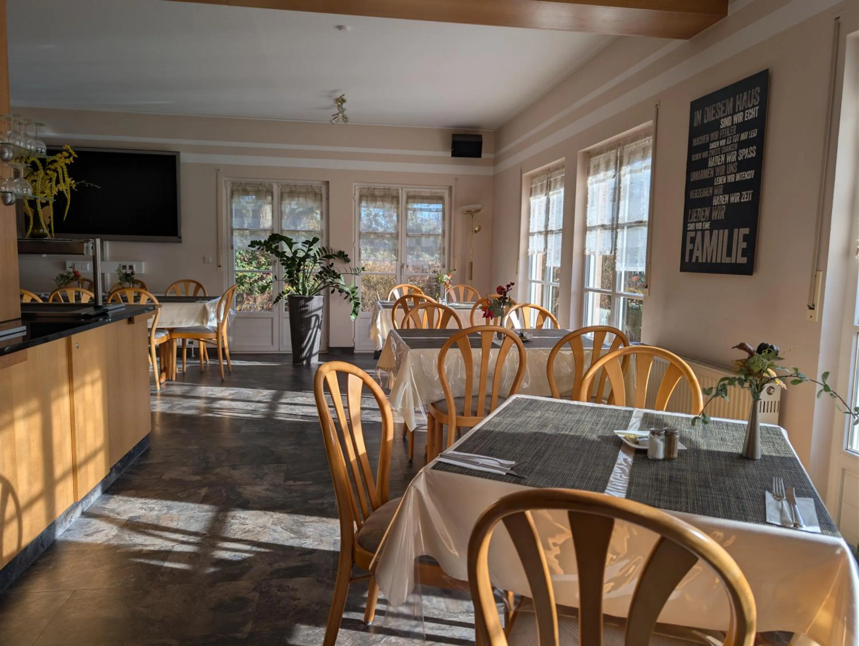 Restaurant/places to eat in Landhaus Hotel Müller