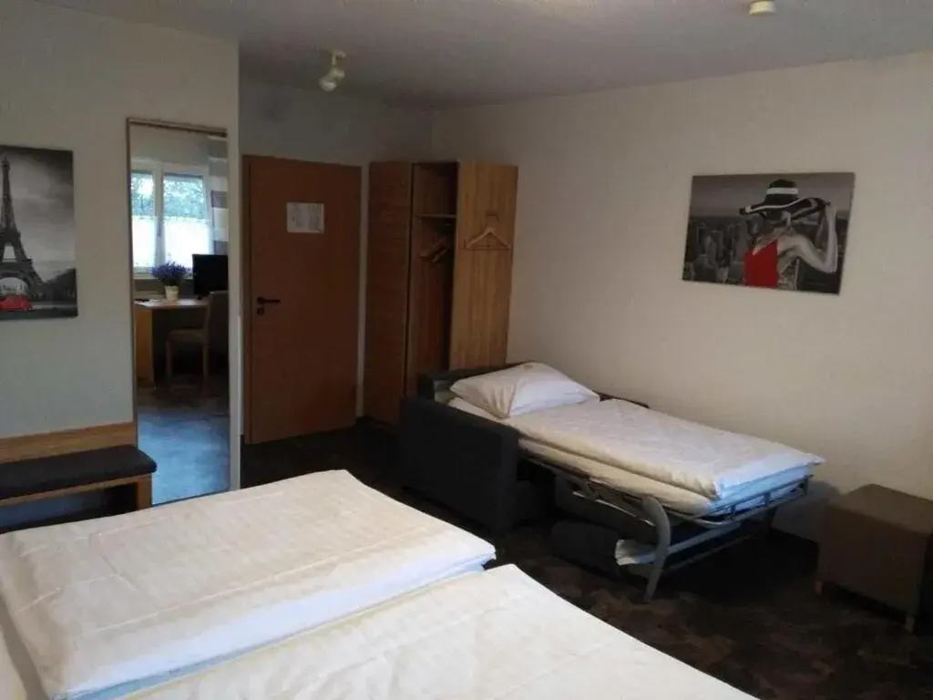 Triple Room in Landhaus Hotel Müller Triple Room in Landhaus Hotel Müller