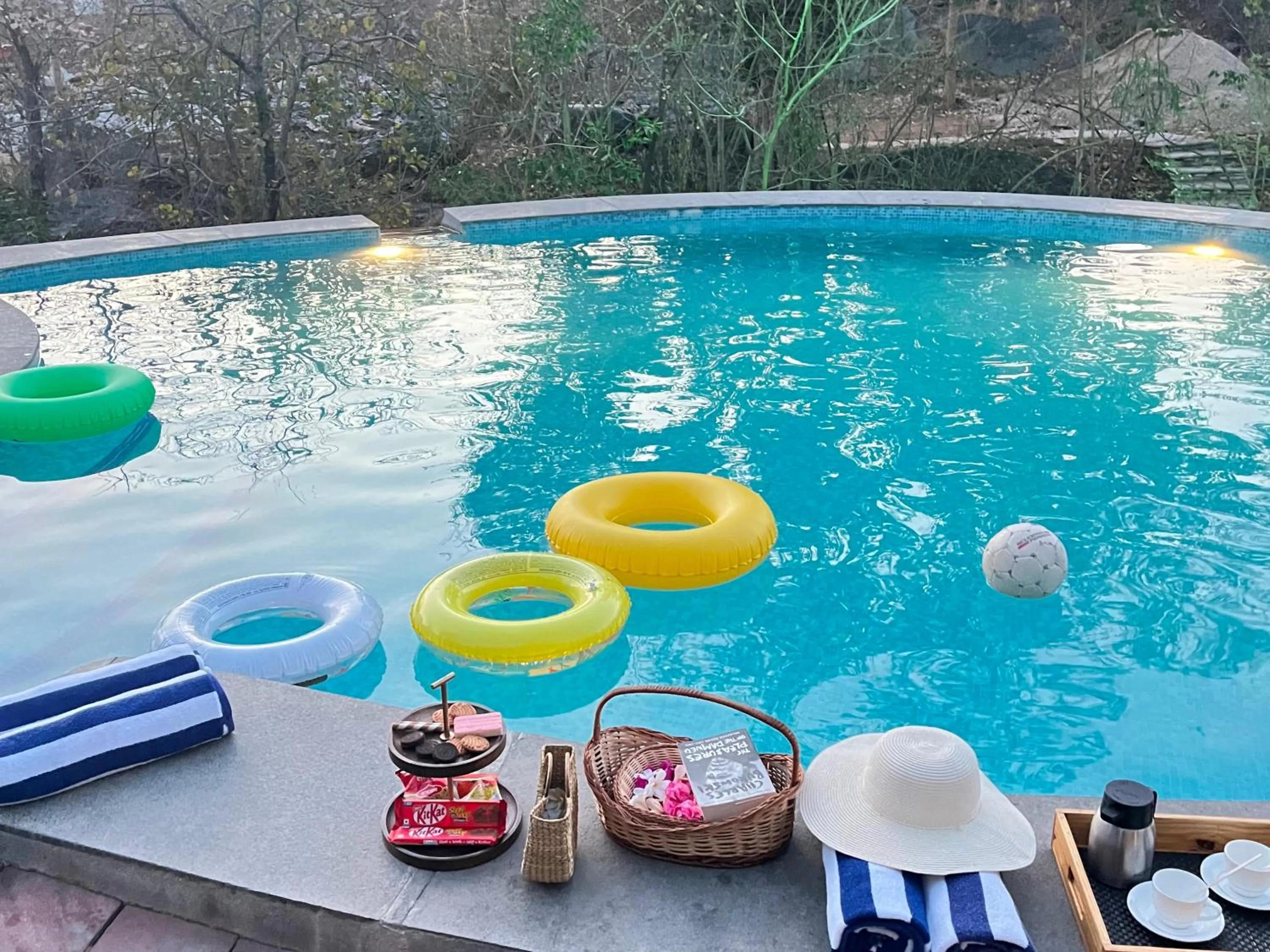 Swimming pool in Bella Basera