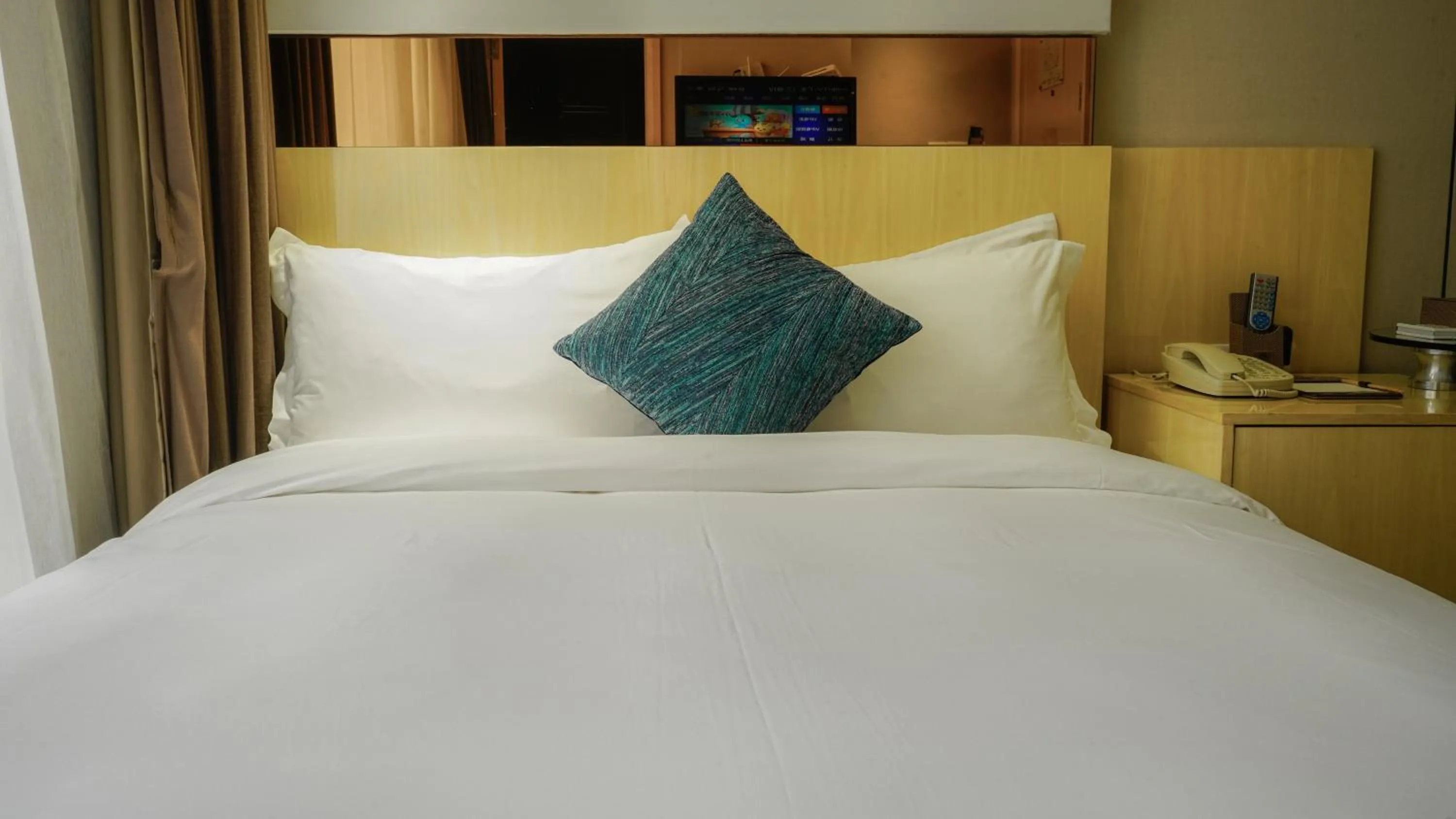 Photo of the whole room, Bed in Paco Hotel Ouzhuang Metro Guangzhou