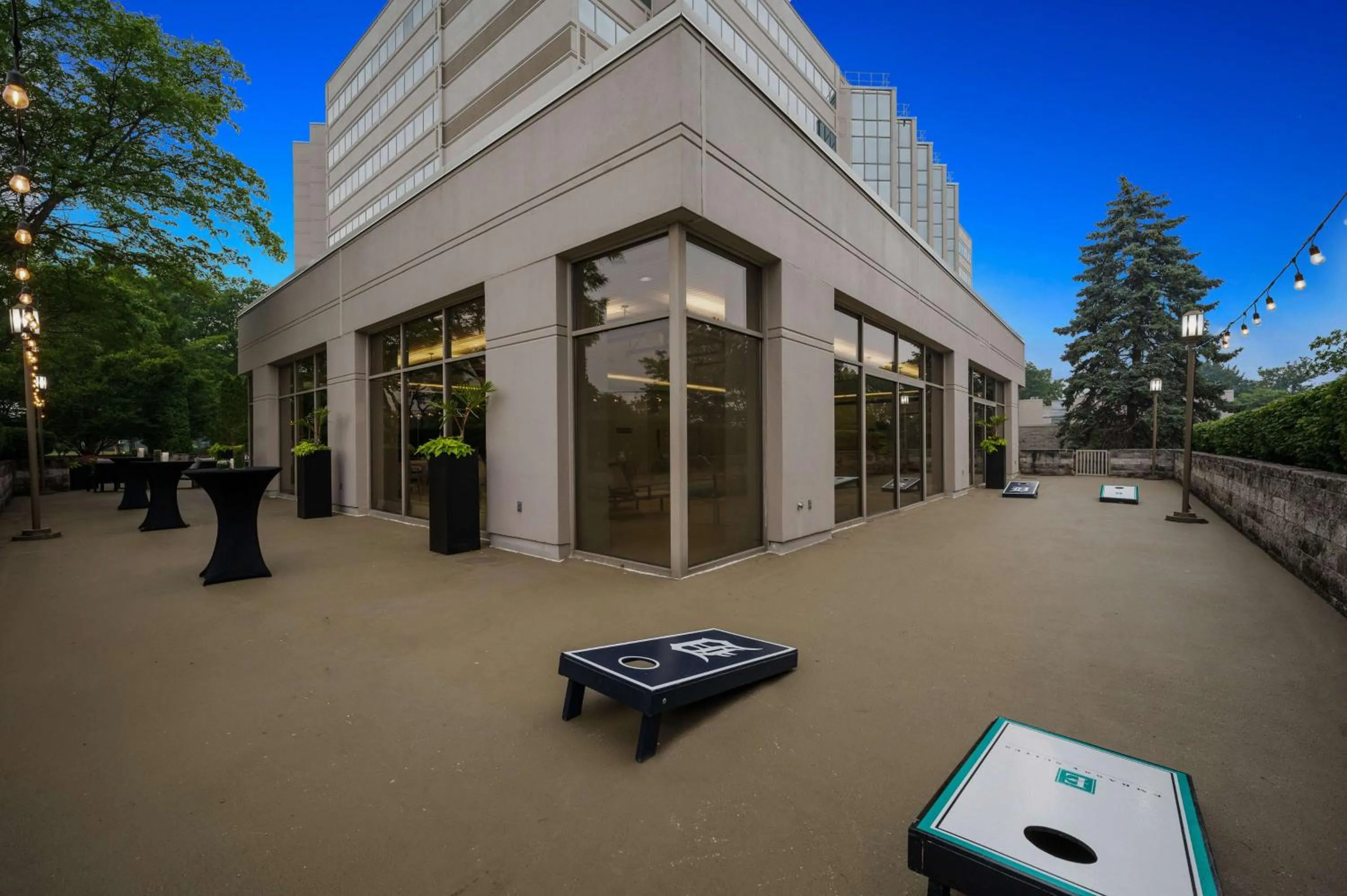 Patio in Embassy Suites by Hilton Detroit Troy Auburn Hills