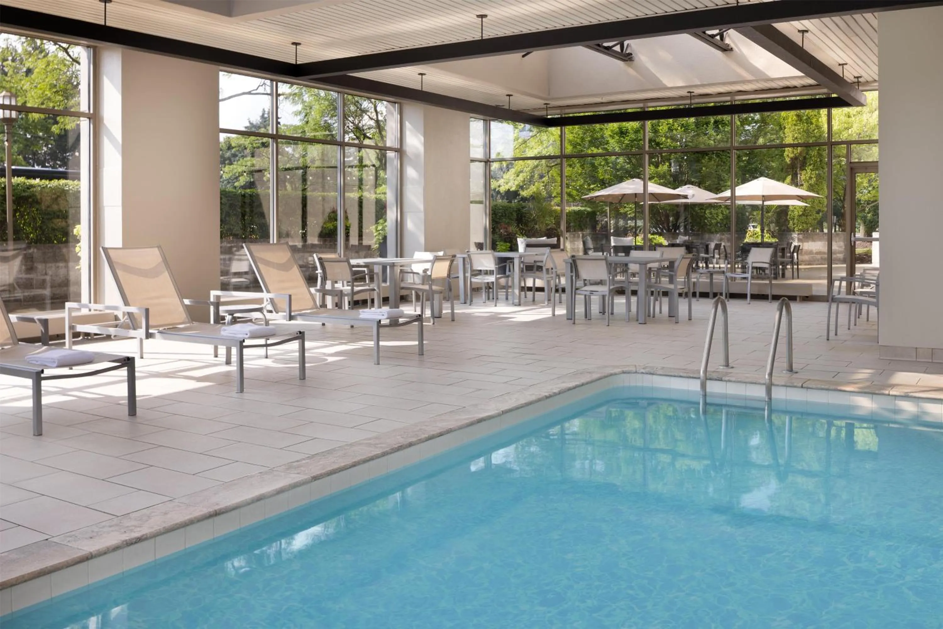 Pool view in Embassy Suites by Hilton Detroit Troy Auburn Hills