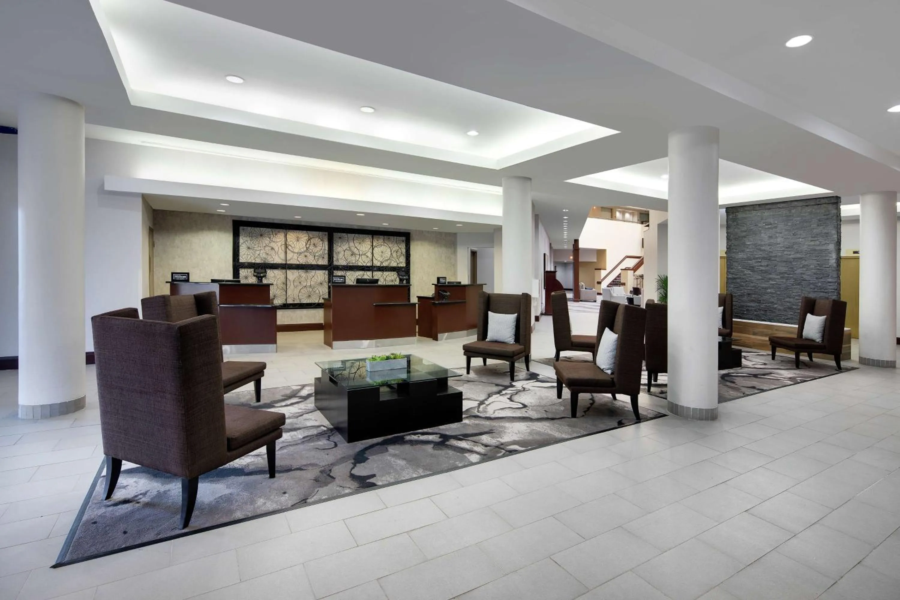Lobby or reception in Embassy Suites by Hilton Detroit Troy Auburn Hills