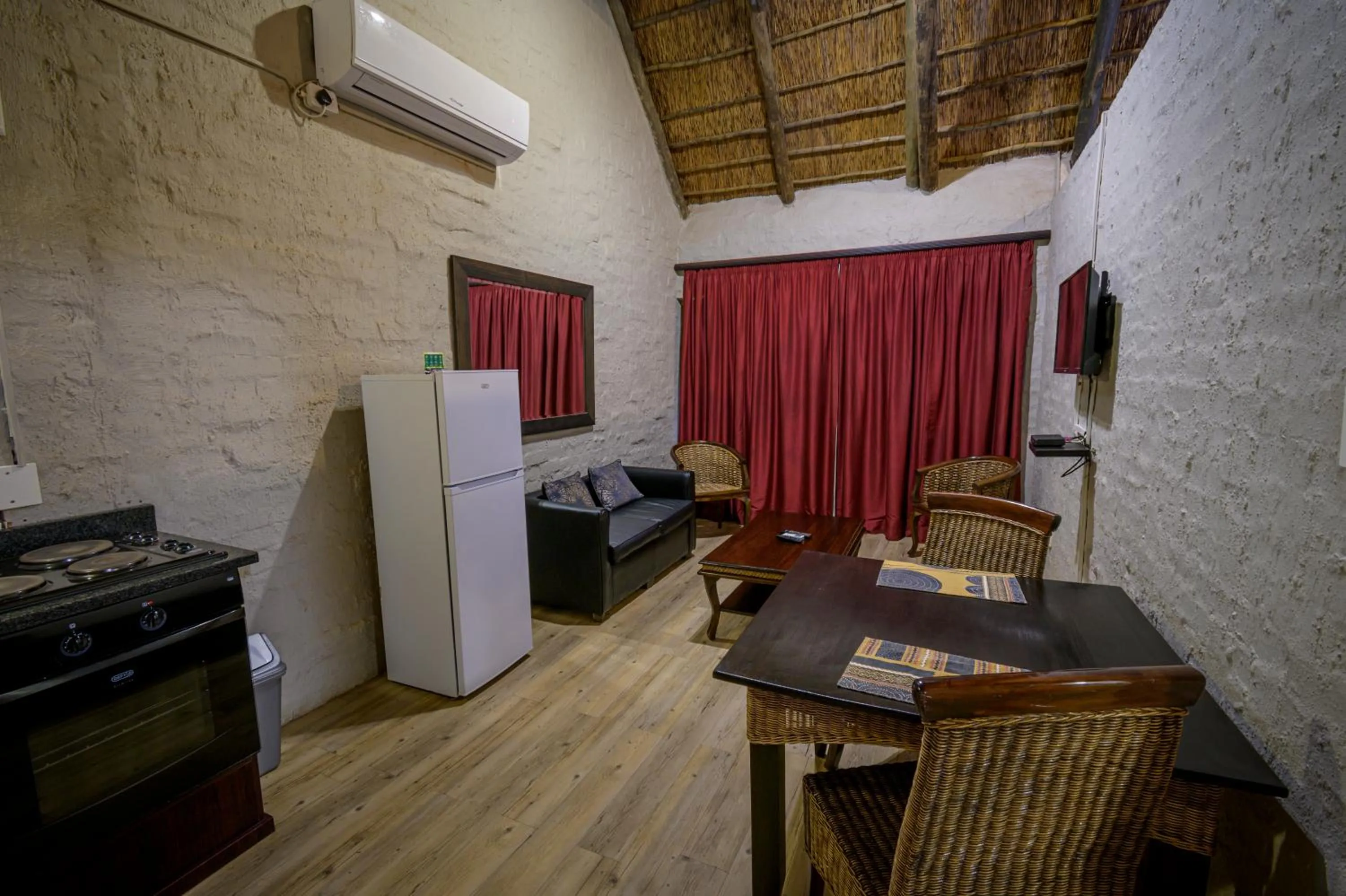 Kitchen or kitchenette in Bains Lodge - Sustainable Electricity