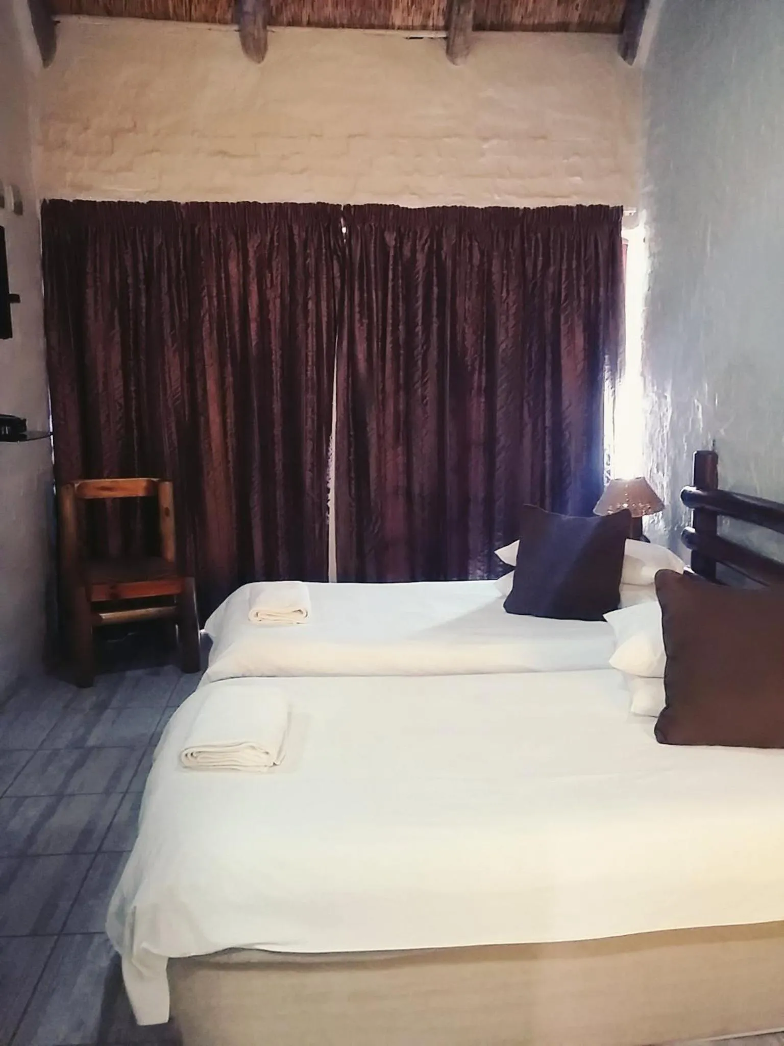 Bedroom, Bed in Bains Lodge - Sustainable Electricity