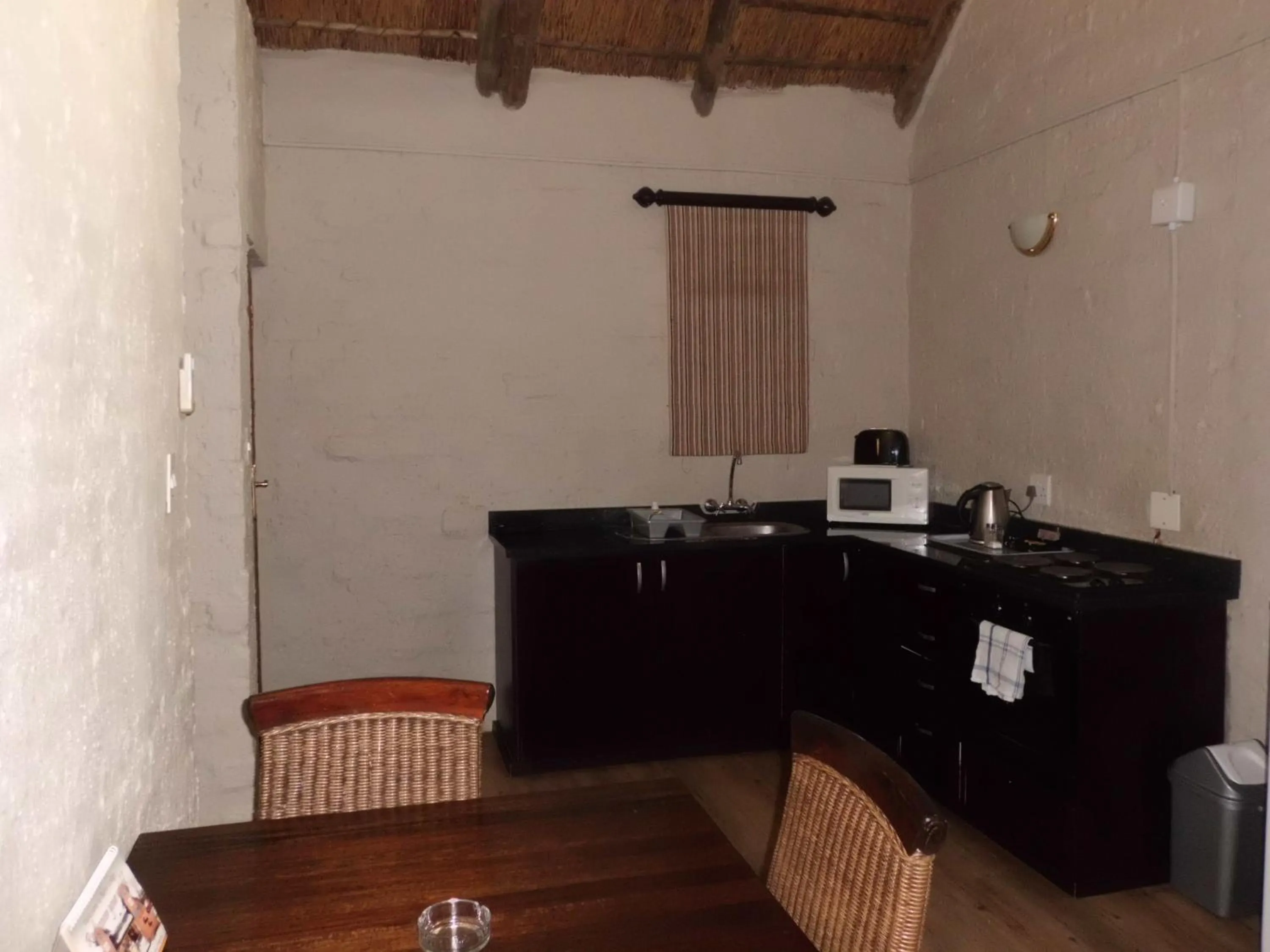 Kitchen or kitchenette in Bains Lodge - Sustainable Electricity