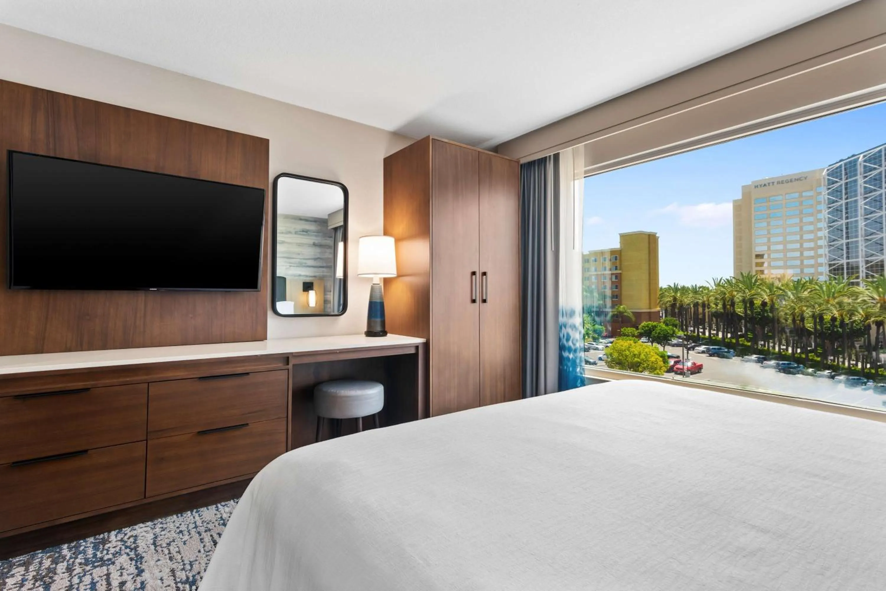 Bedroom, Bed in Embassy Suites by Hilton Anaheim South
