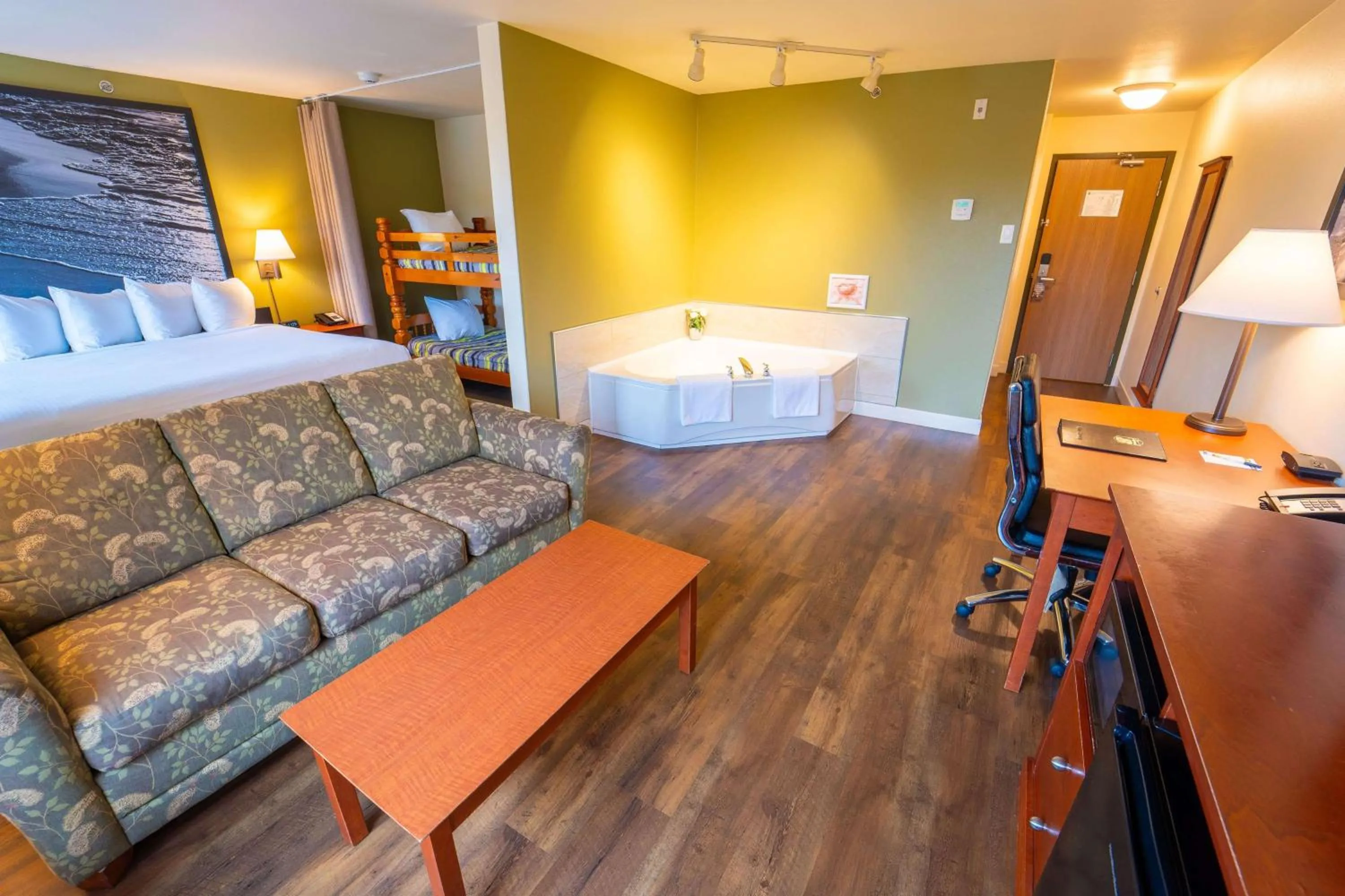 Bed in Super 8 by Wyndham Amherst NS