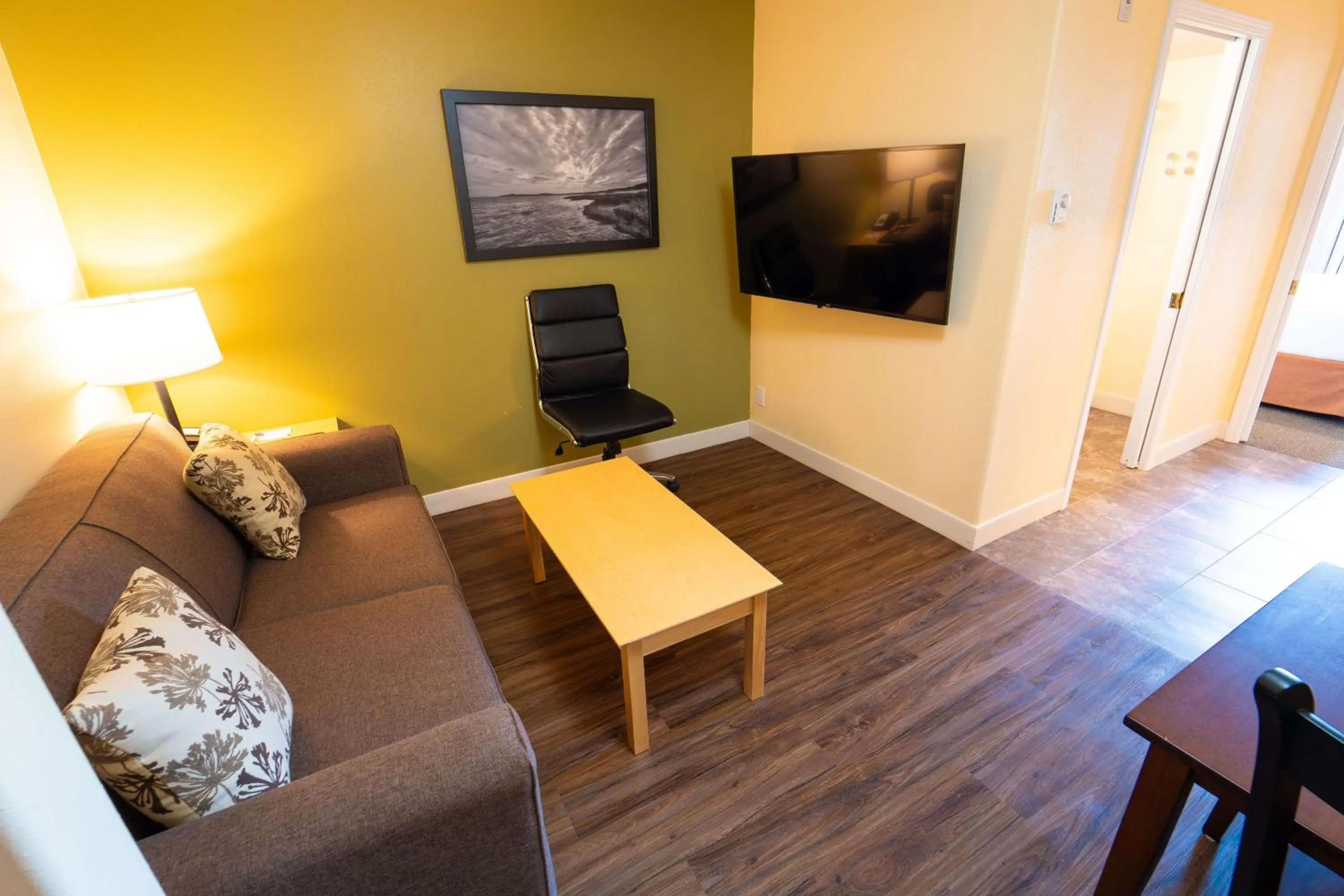 Photo of the whole room in Super 8 by Wyndham Amherst NS