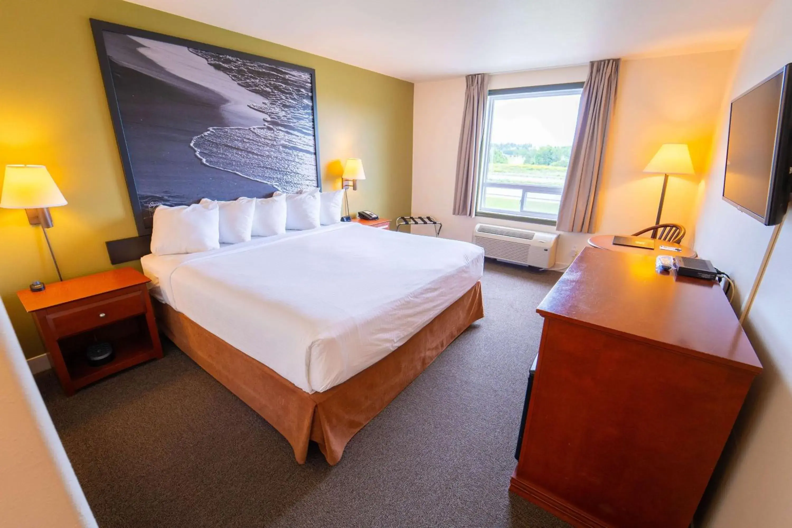 King Room - Non-Smoking in Super 8 by Wyndham Amherst NS King Room - Non-Smoking in Super 8 by Wyndham Amherst NS