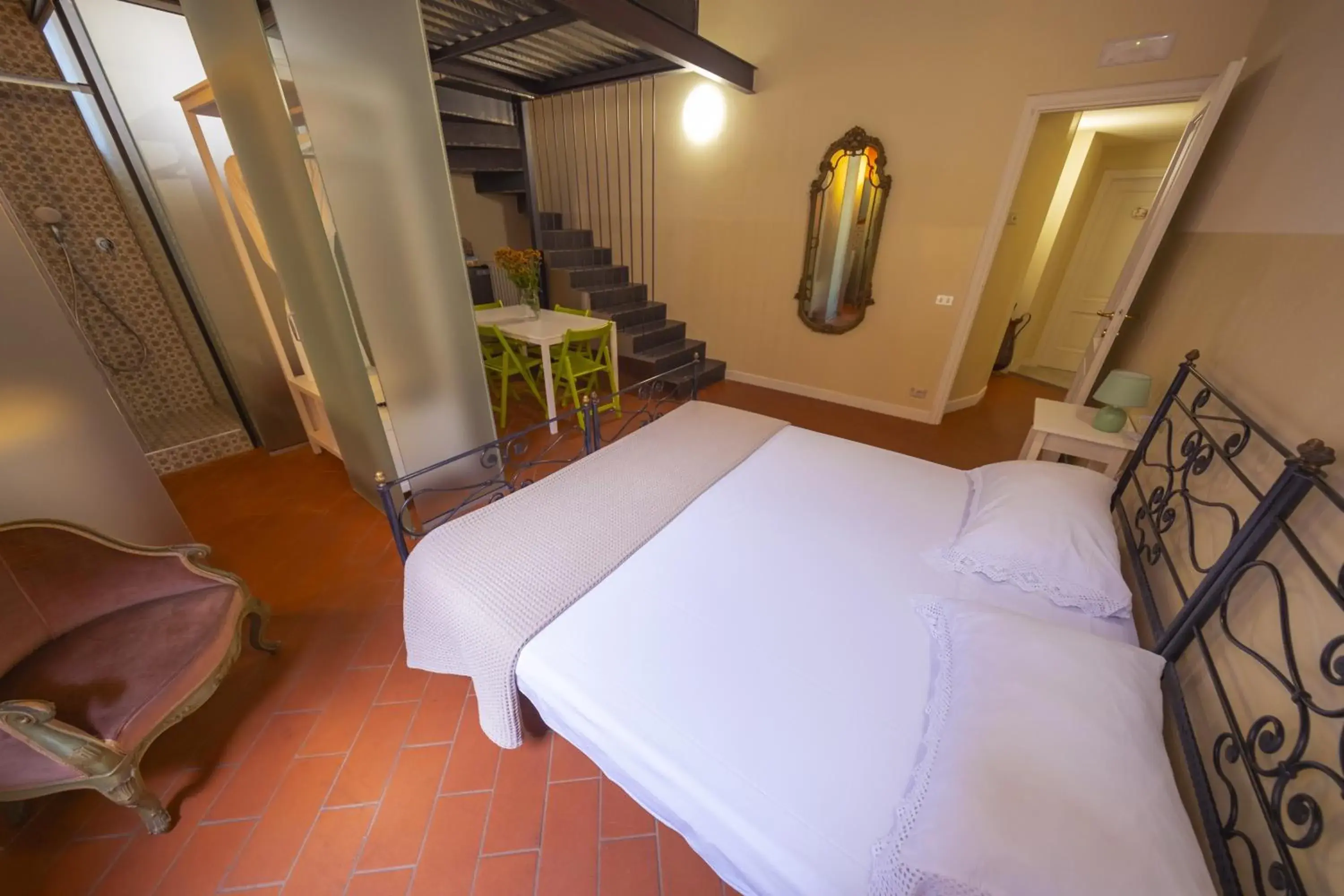 Deluxe Quadruple Room in Foresteria Bergamo Bella B&B Deluxe Quadruple Room in Foresteria Bergamo Bella B&B