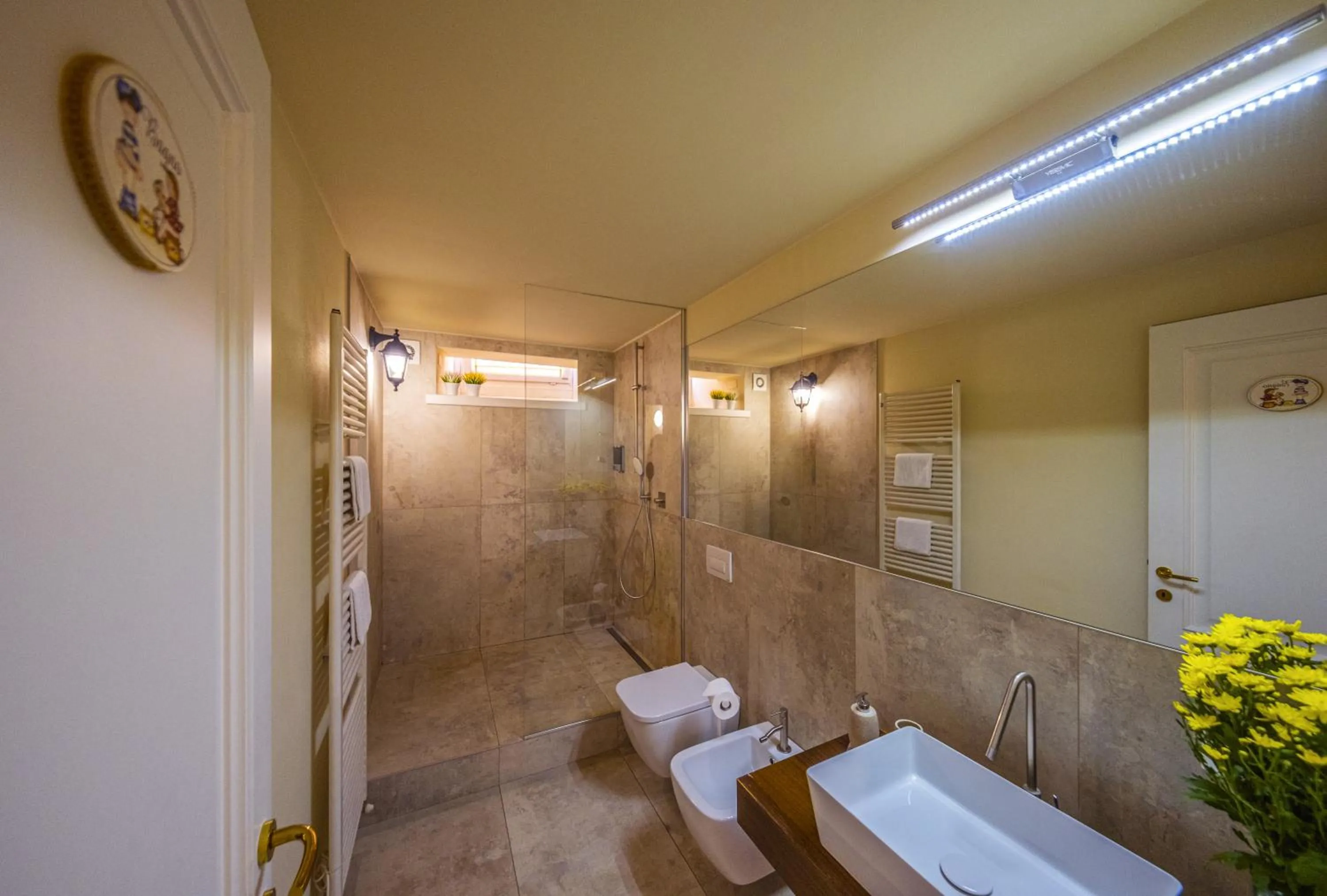 Bathroom in Foresteria Bergamo Bella B&B