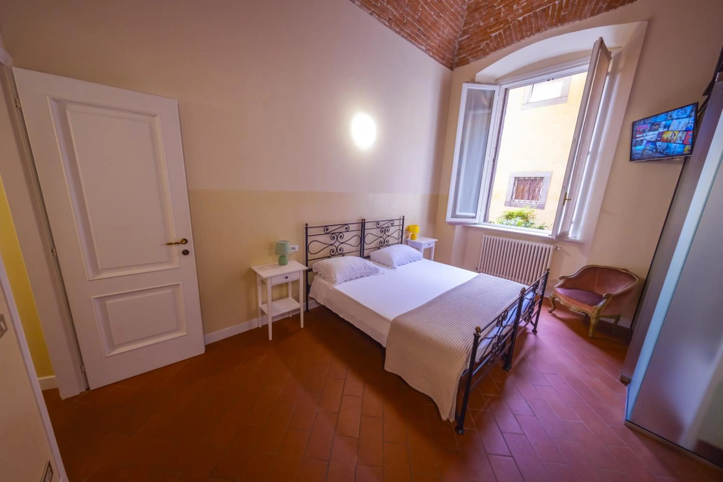 Bed in Foresteria Bergamo Bella B&B
