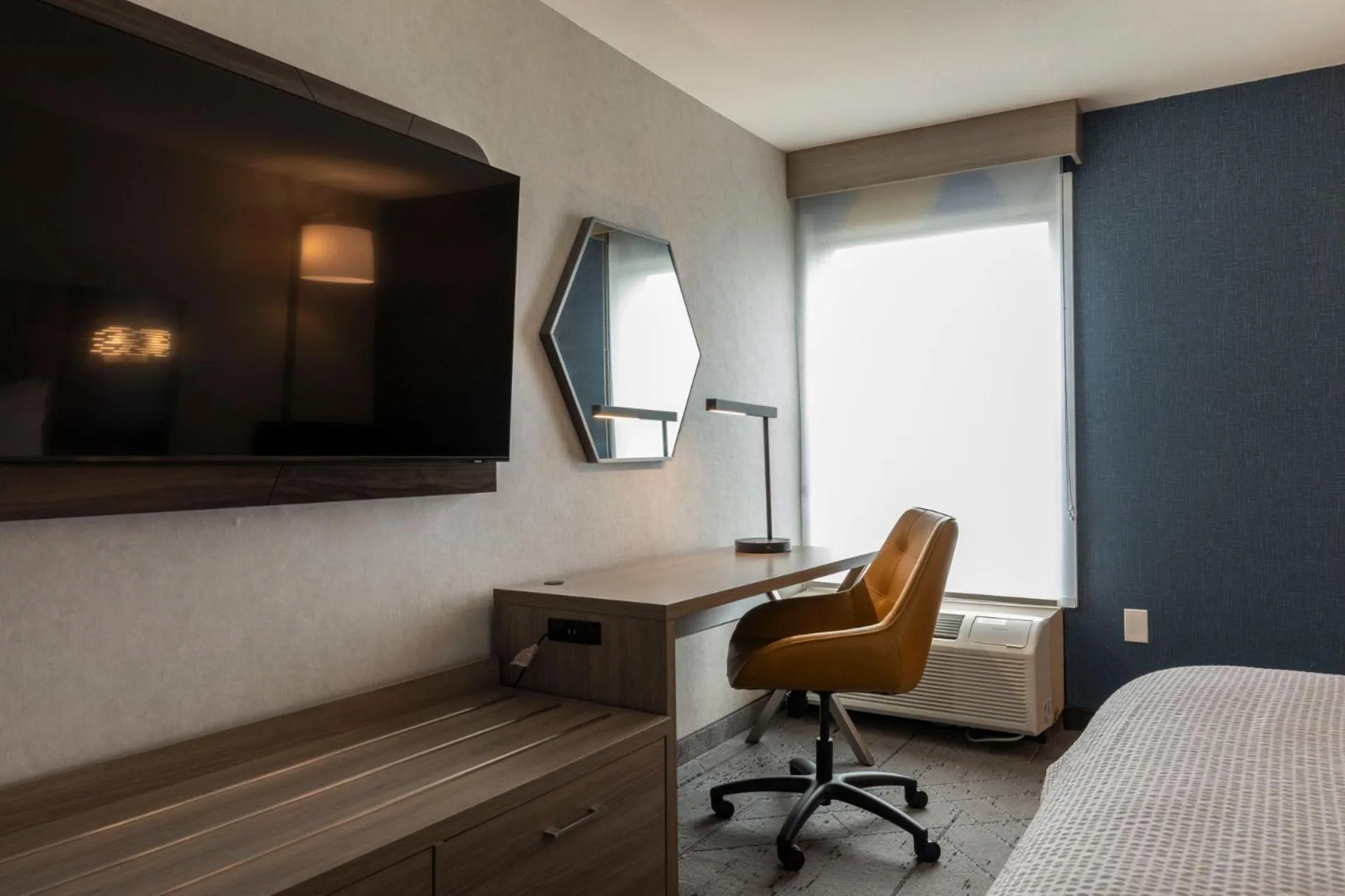 TV and multimedia in Holiday Inn Express Painted Post by IHG