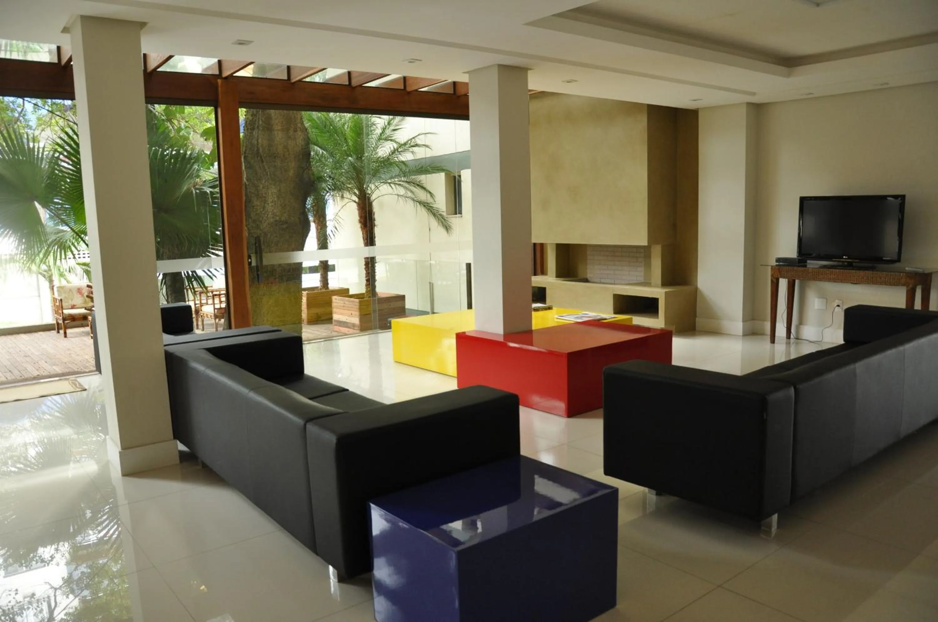 Seating area, Bed in A Furninha Hotel