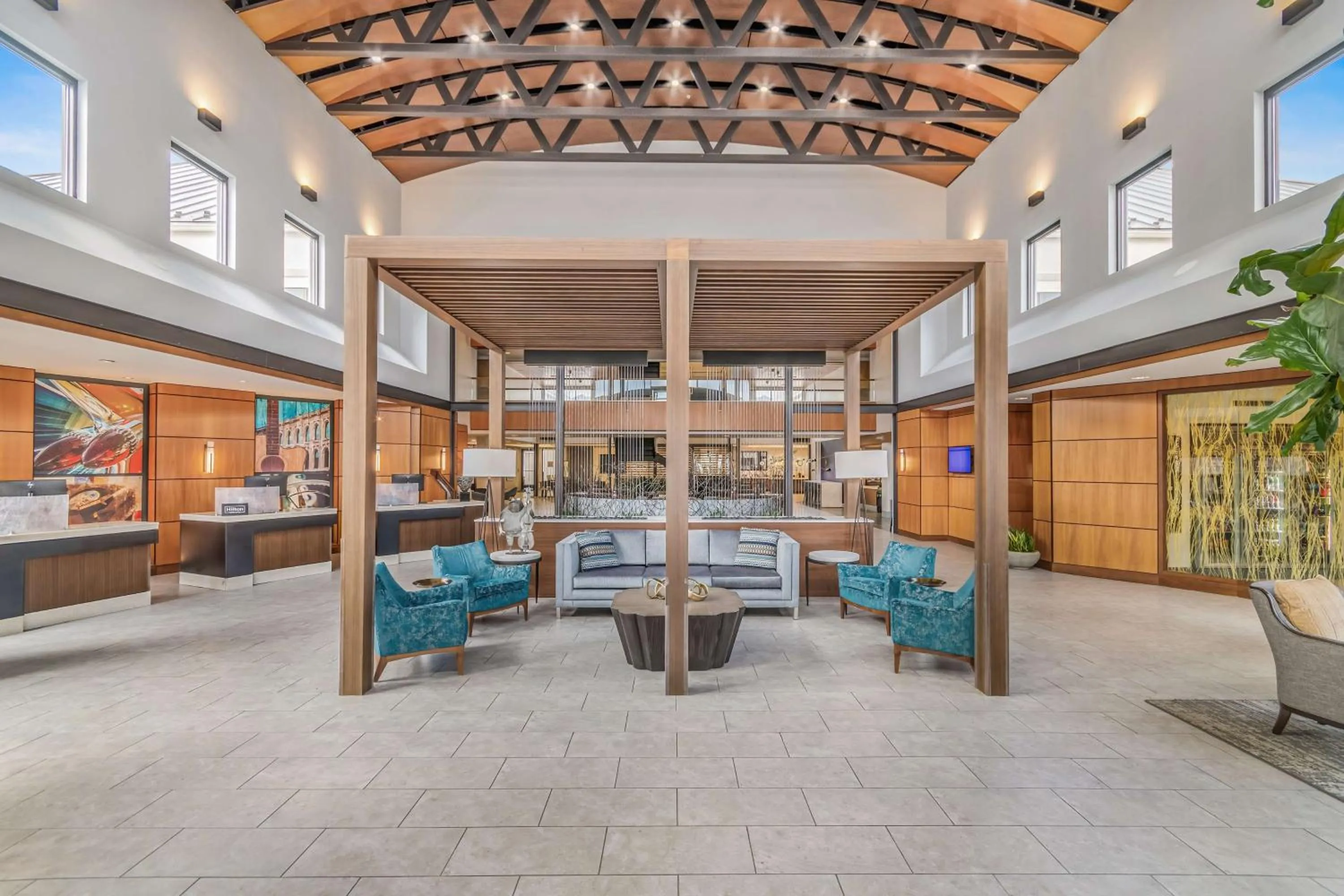 Lobby or reception in Embassy Suites by Hilton Detroit Metro Airport