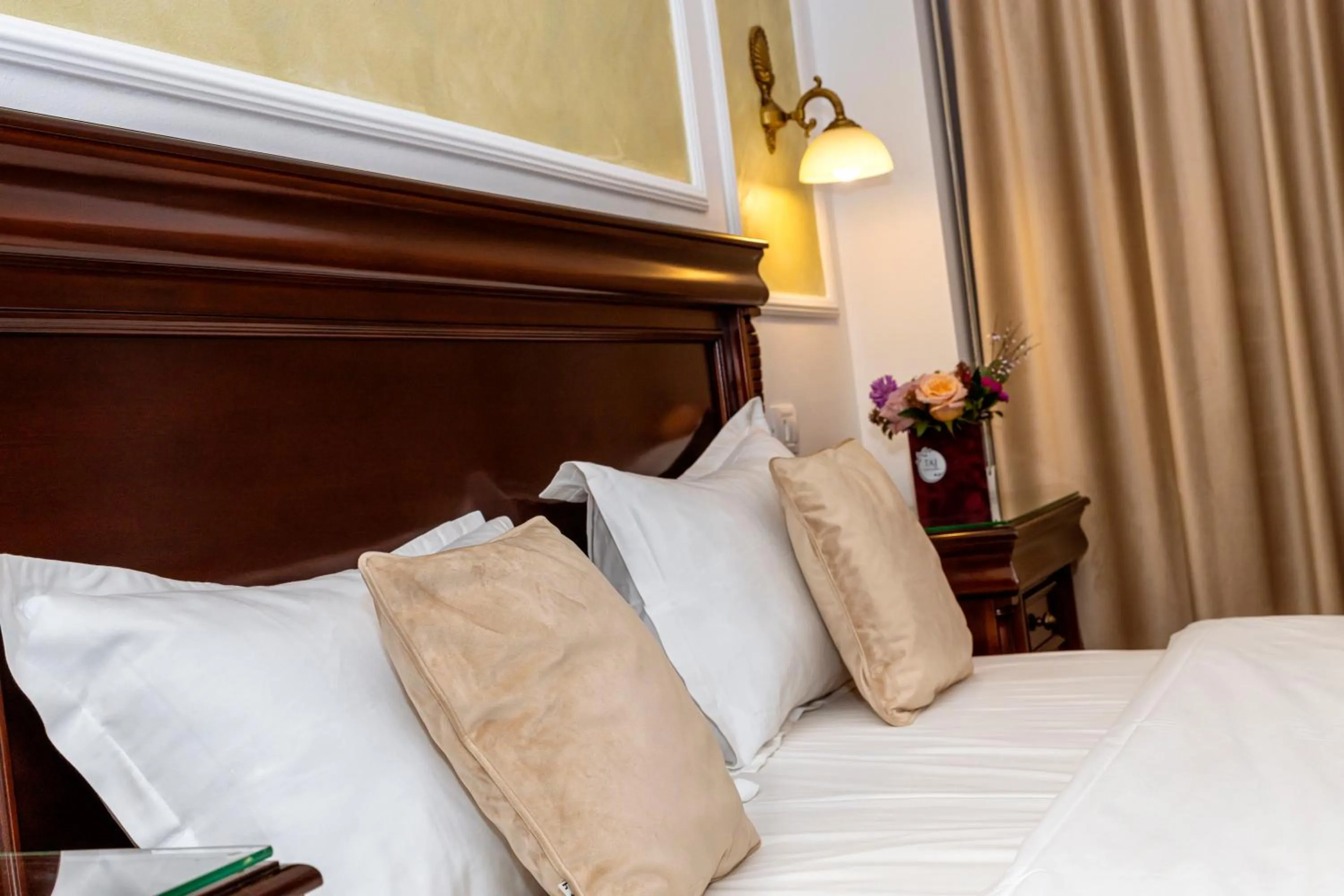 Bed in Hotel Victoria